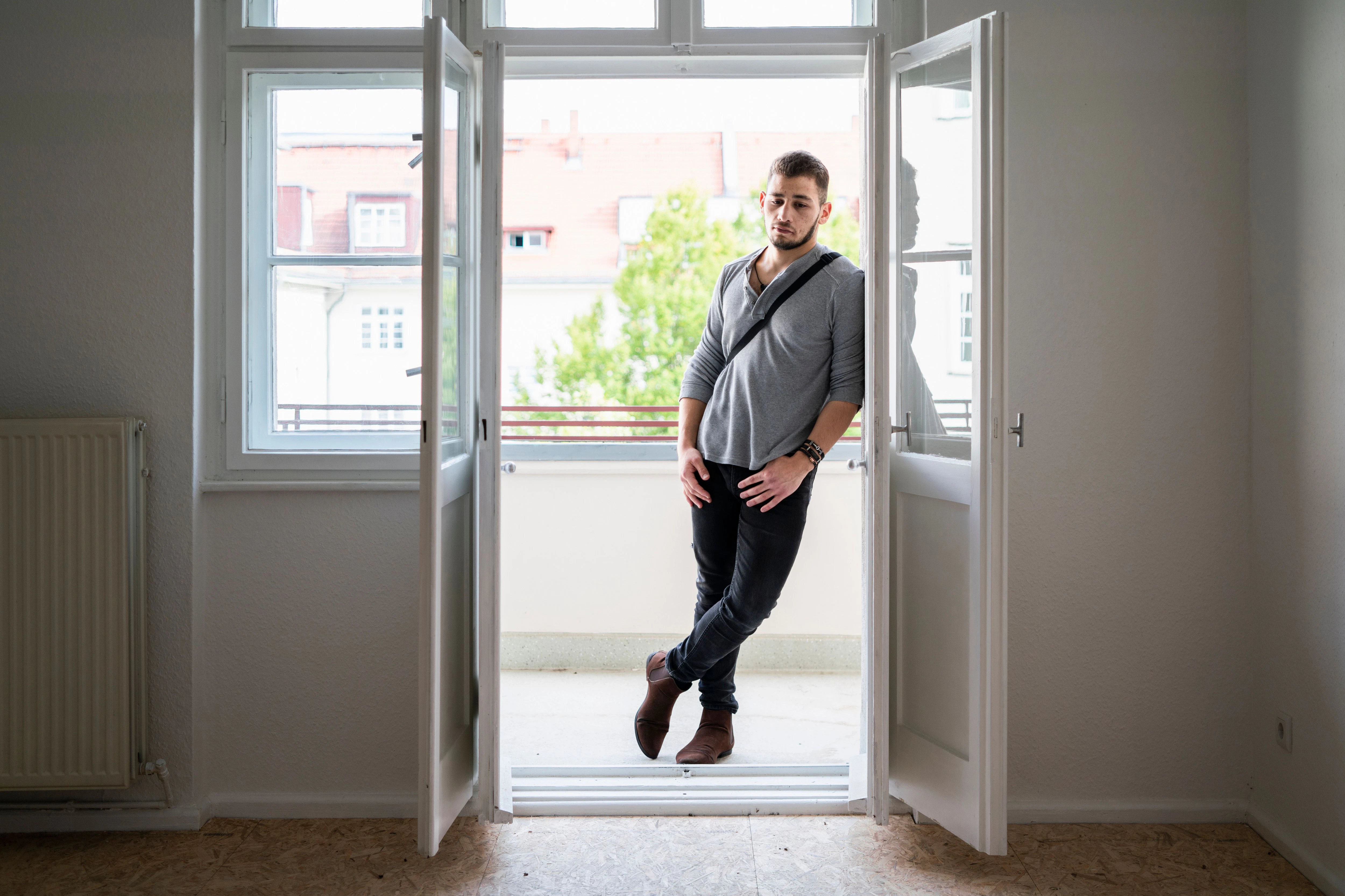 Sağkaya auf dem Balkon der Lankwitzer Wohnung.