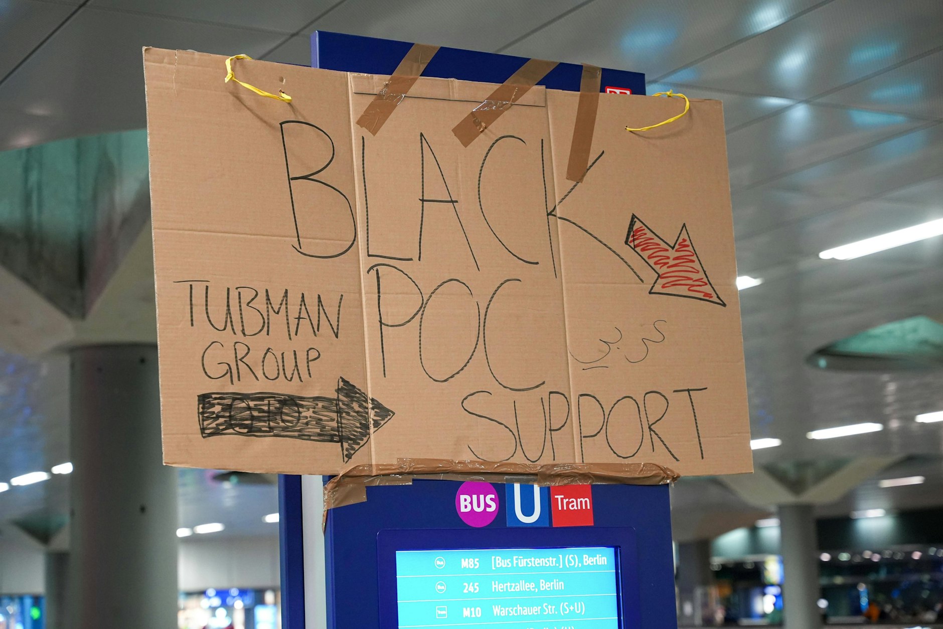 Seit den ersten Tagen nach der russischen Invasion der Ukraine setzt sich das Tubman Network für POC-Geflüchtete aus der Ukraine ein.