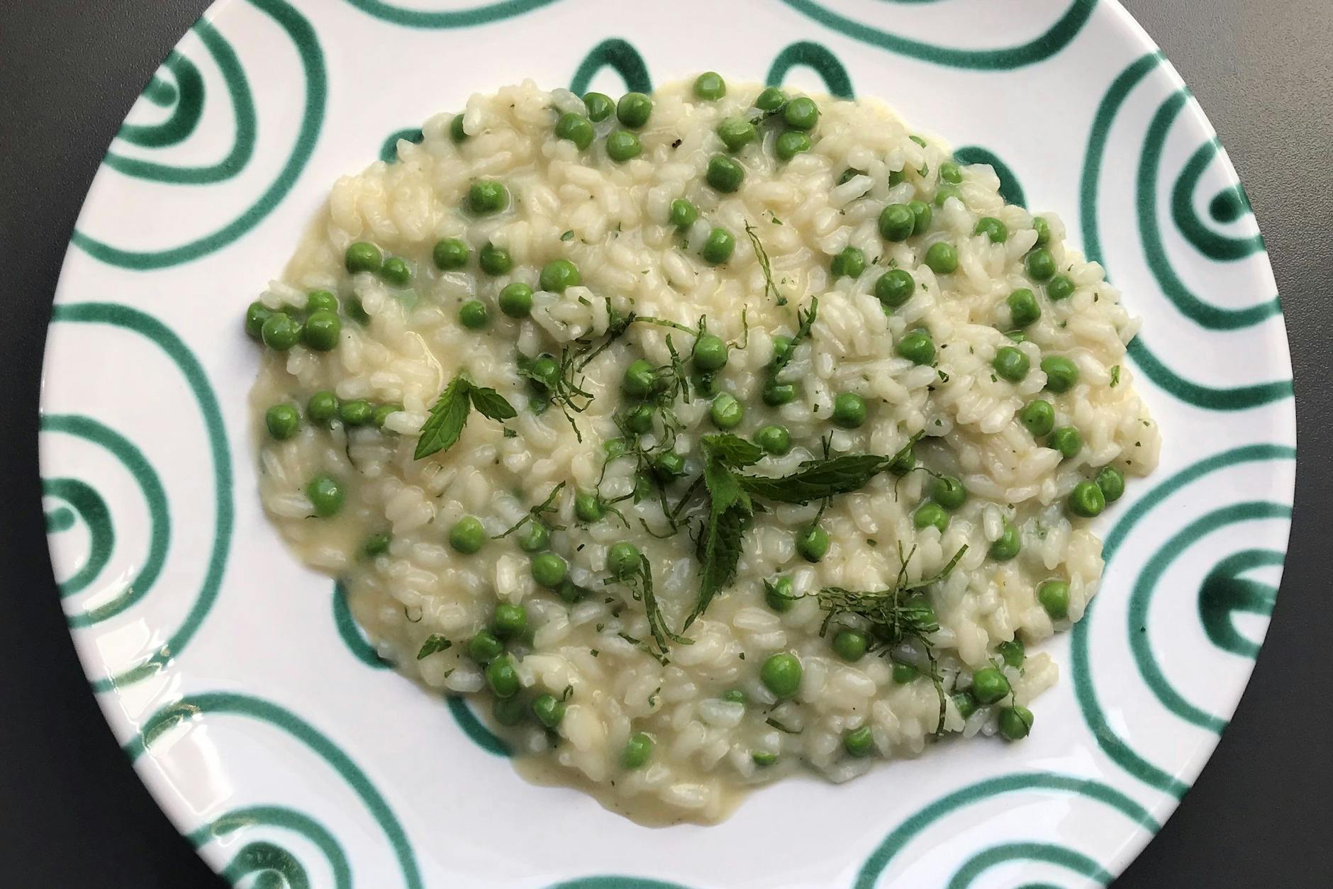 Der Klassiker: Risotto mit Erbsen. Auch Risi e Bisi genannt.