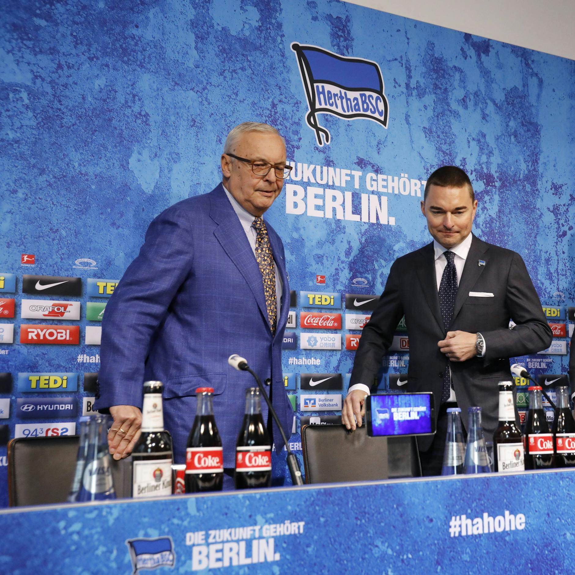 Zweimal gequältes Lächeln! Ex-Präsident Werner Gegenbauer und Investor Lars Windhorst im November 2020.