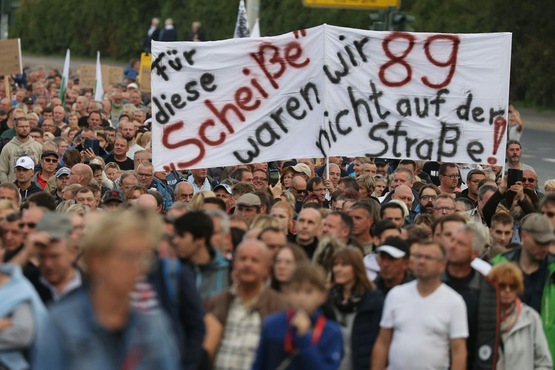 Sachsen, September 2022: ideologische Vorgartenpflege.