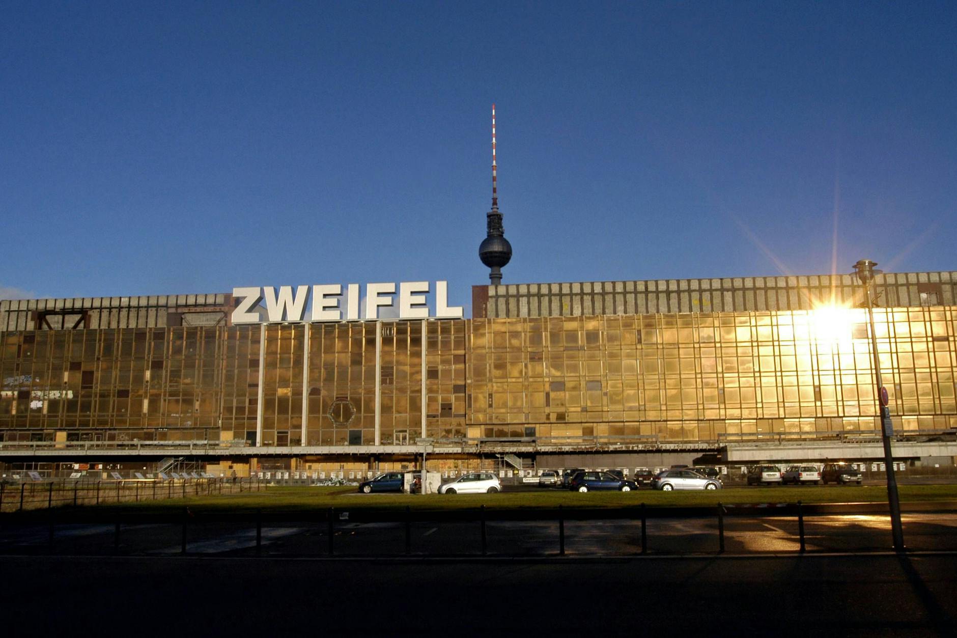 Der Palast der Republik im Jahr 2005. Ein Jahr später wurde sein Abriss beschlossen. 