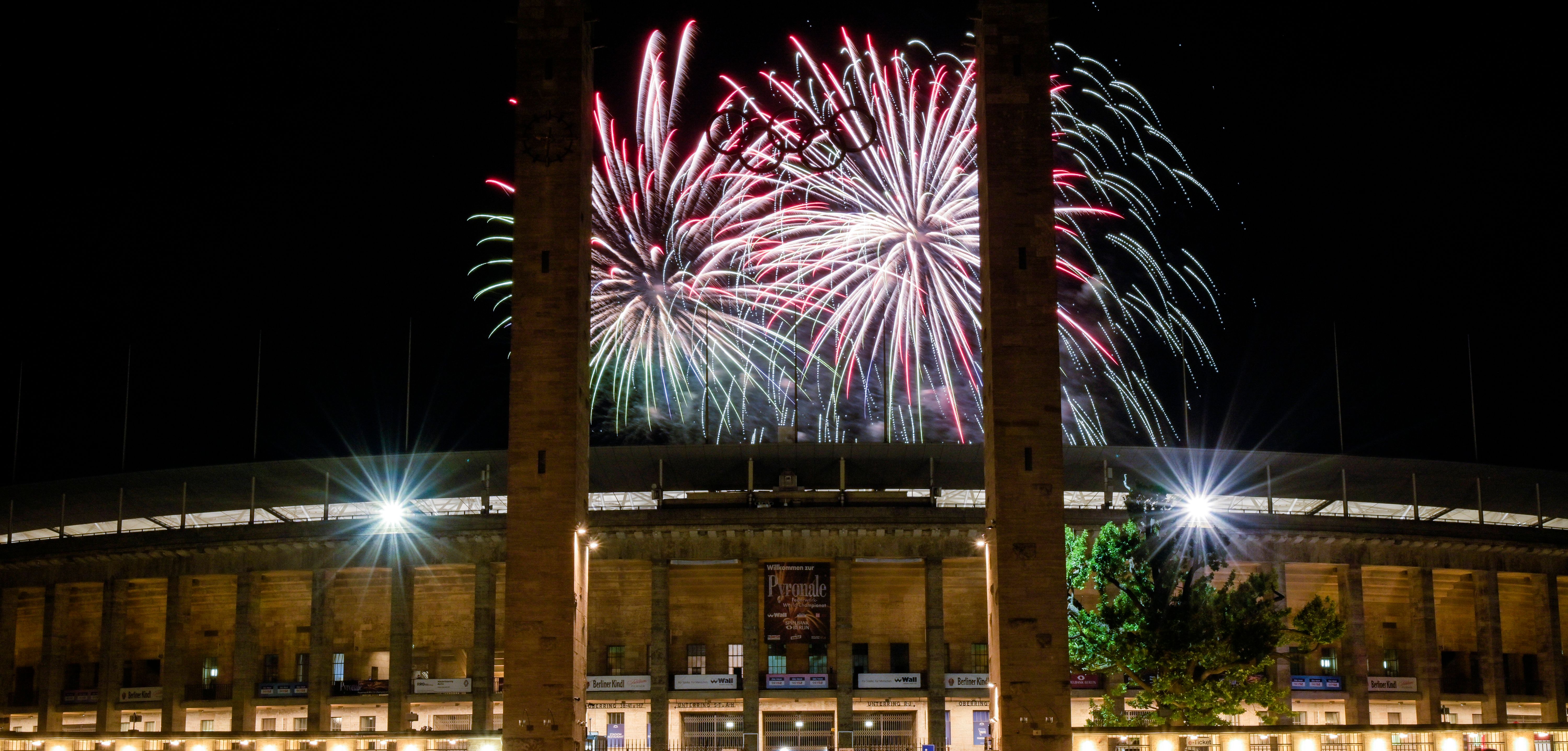 Charlottenburg-Wilmersdorf: Loriots Grab, Stadtinsel, Protz- und Motzarchitektur
