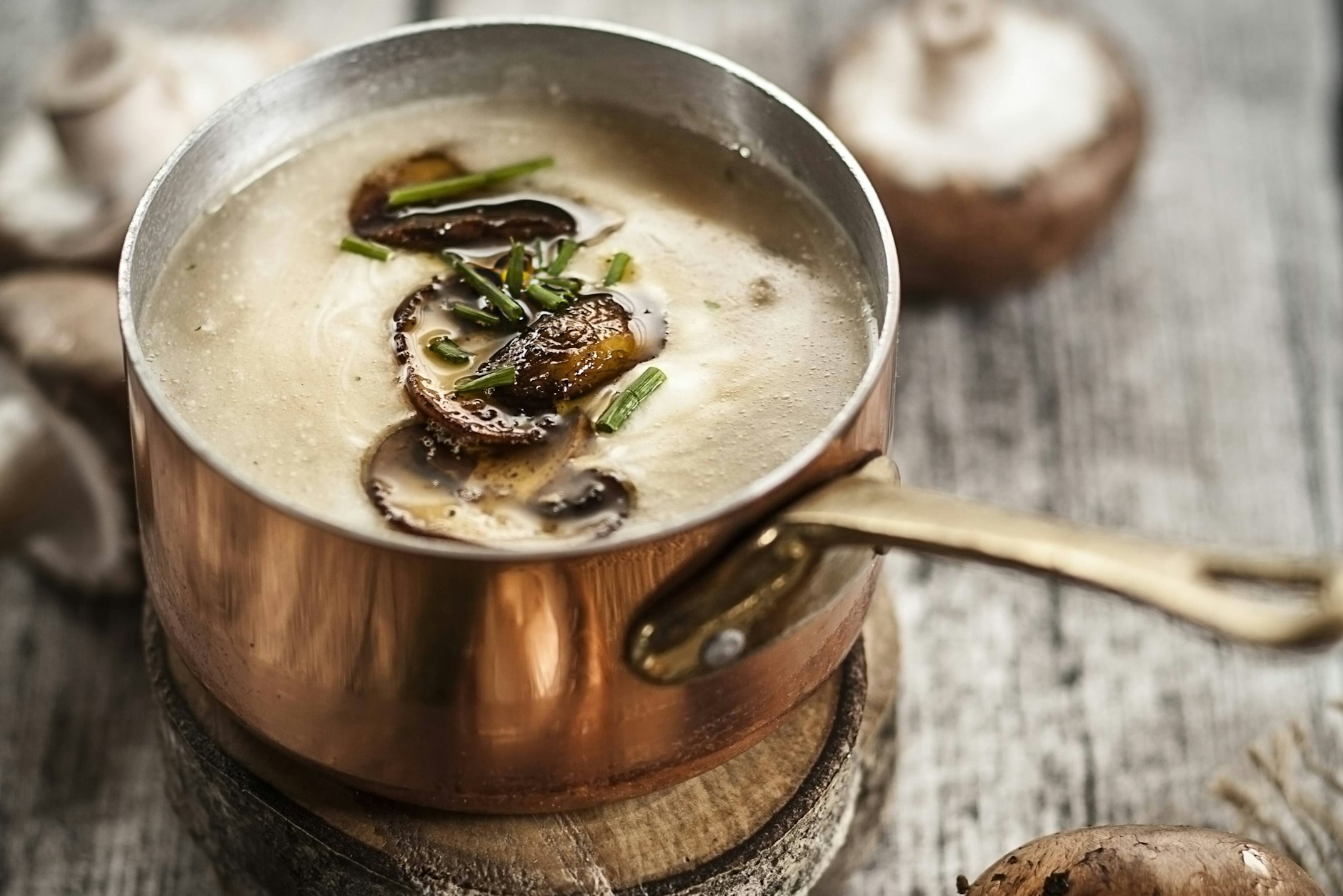 Pilzsüppchen für den kalten Winter: Einfacher und schneller geht’s wirklich nicht.