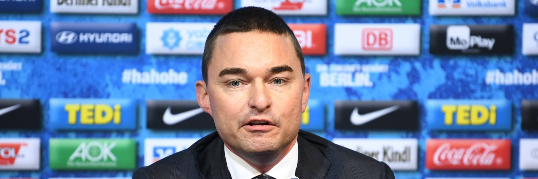 Millionen-Geldgeber Lars Windhorst attackiert die neuen Bosse von Hertha BSC scharf. Damit hängt der erst mühsam gekittete Haussegen im Westend mächtig schief.