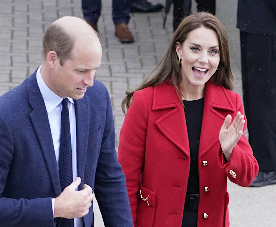 Kate und William, der Prinz und die Prinzessin von Wales, bei einem Besuch der Rettungsbootstation Holyhead in Wales.  