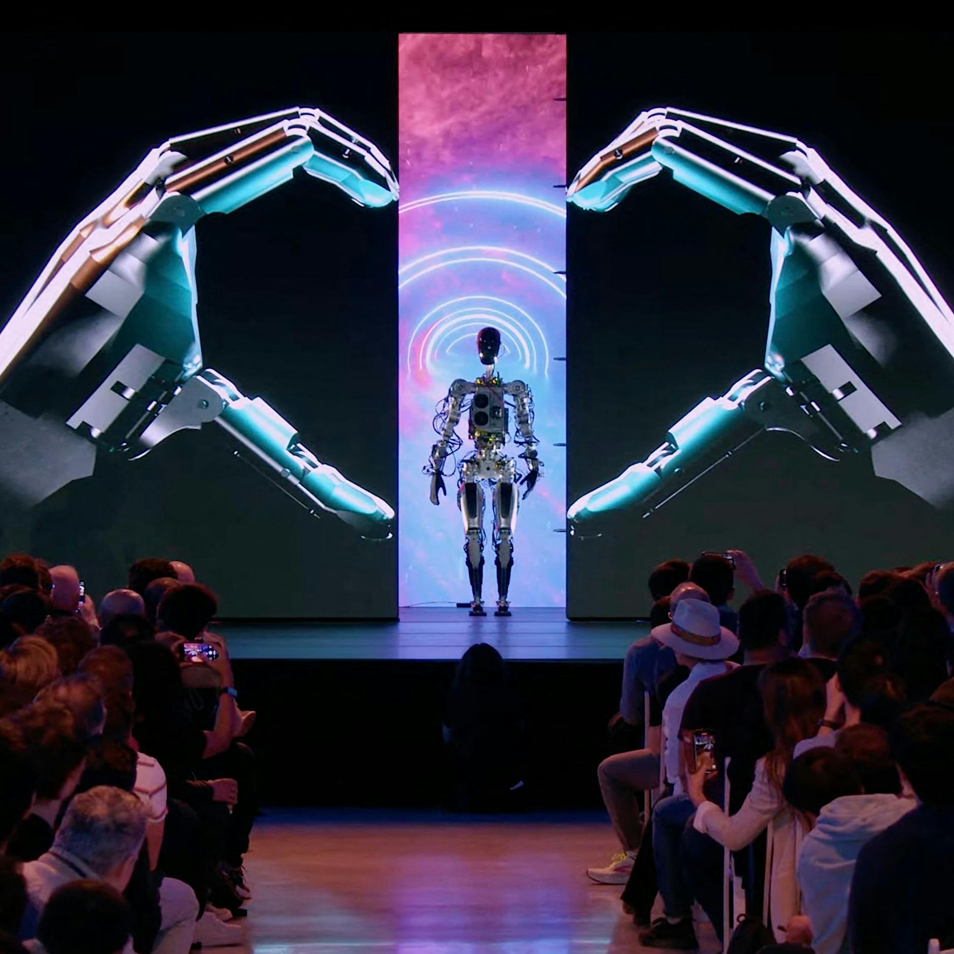 Elon Musk stellt Teslas ersten humanoiden Roboter vor