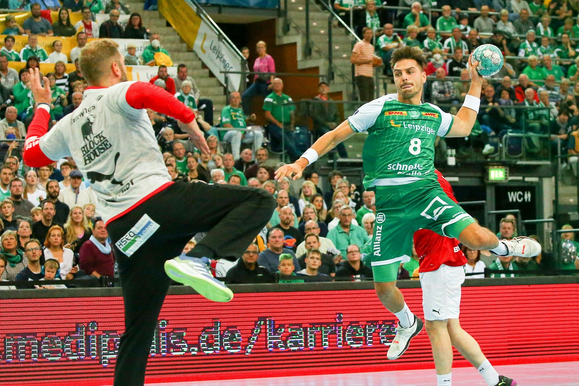 Lucas Krzikalla (28) spielt für Leizig in der Handball-Bundesliga und machte seine Homosexualität nun öffentlich. 