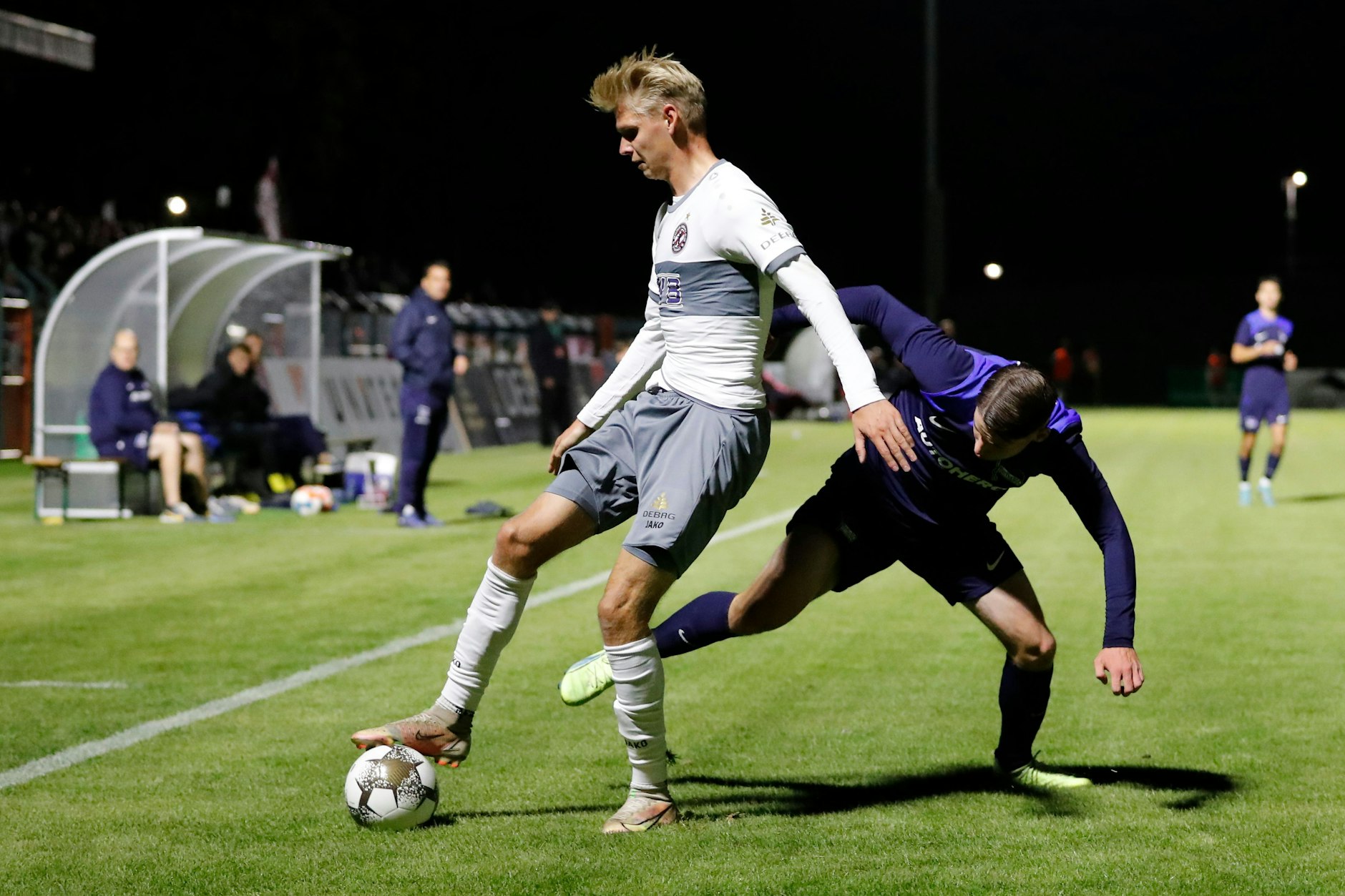 Joey Breitfeld (l.) gehört zu einem Quartett von Schlüsselspielern, die dem BFC Dynamo für Wochen fehlen werden.