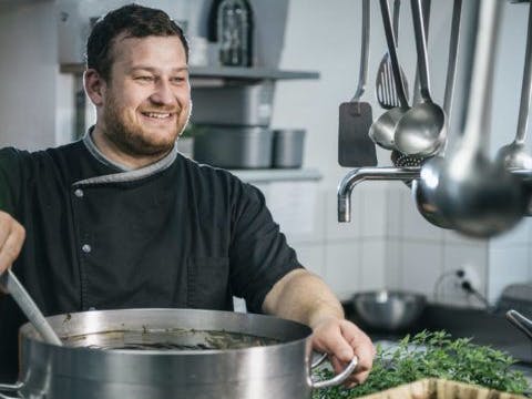 Gastwirt Ulrich Matlschweiger reagiert auf die gestiegenen Energiepreise.