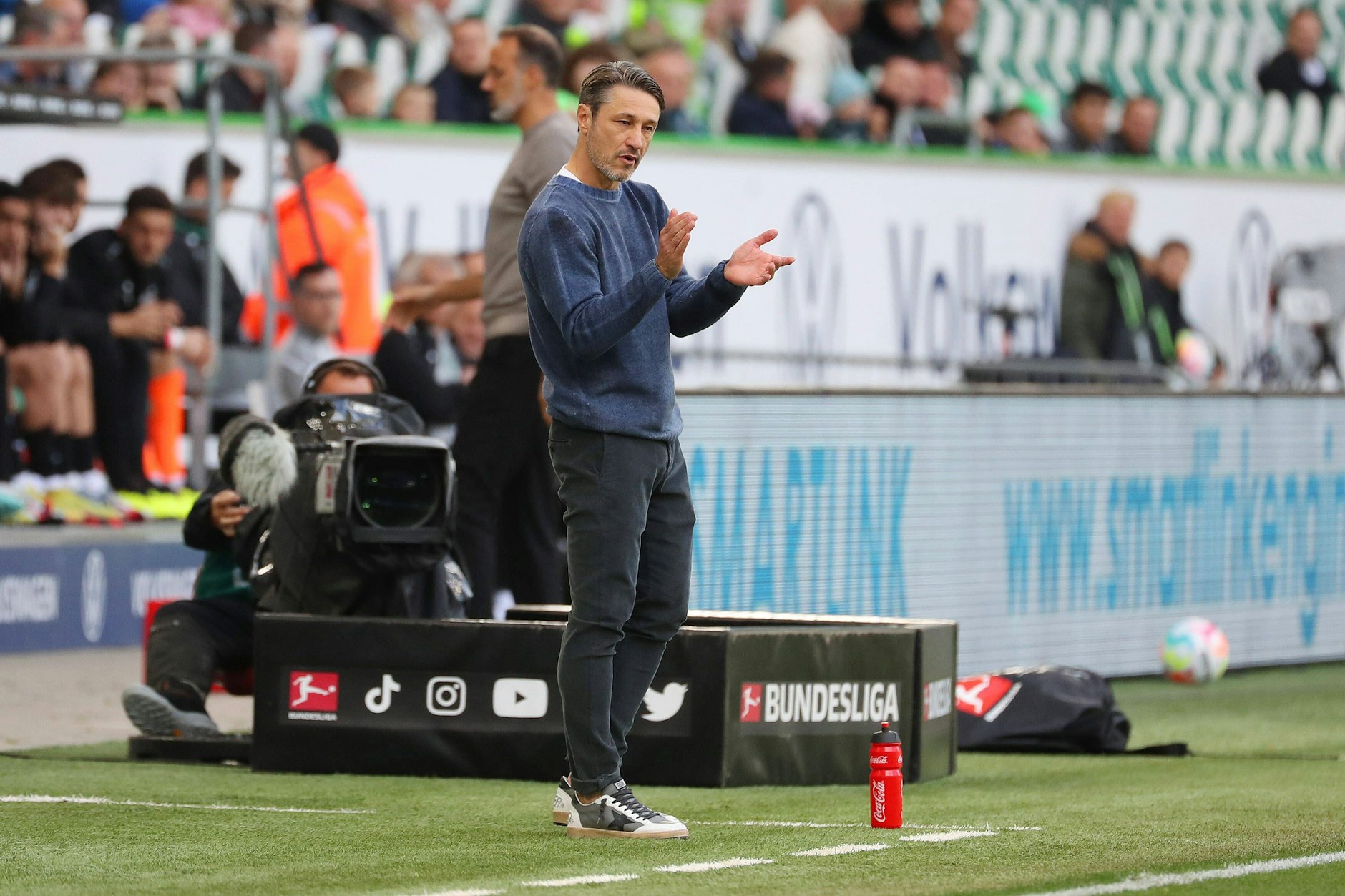 Wolfsburg-Trainer Niko Kovac hat endlich Grund zum Feiern: Der VfL holte gegen Stuttgart den ersten Saisonsieg, was auch das Dauerthema Max Kruse vorerst beendet.&nbsp;