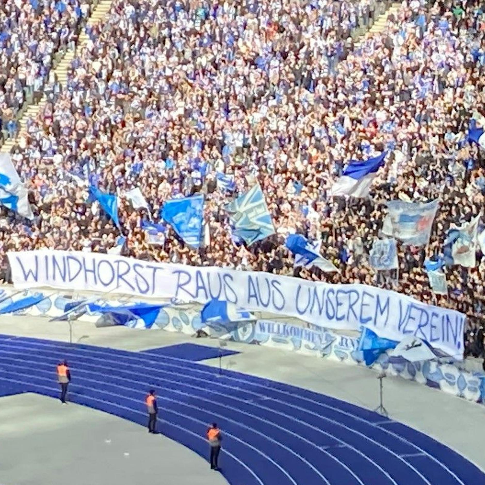 „Machtgier“ und „Sabotage“: Hertha-Fans fordern Rausschmiss von Lars Windhorst