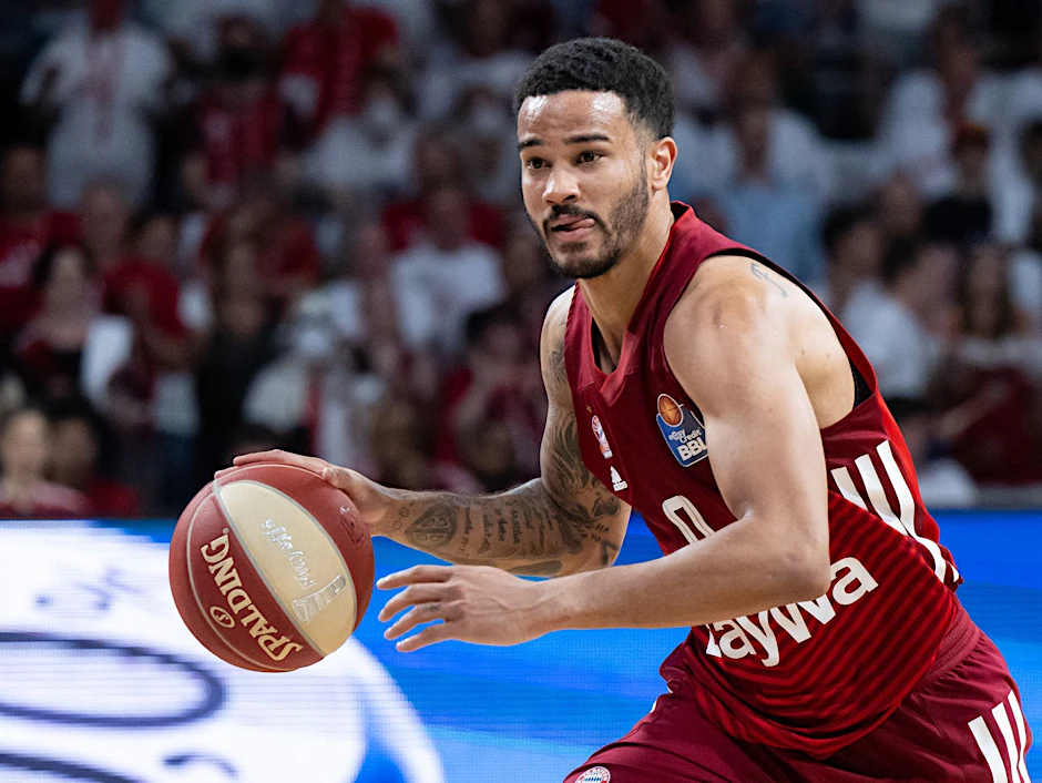 ARCHIV - Die Bayern um Nick Weiler-Babb starteten siegreich in die Saison.  