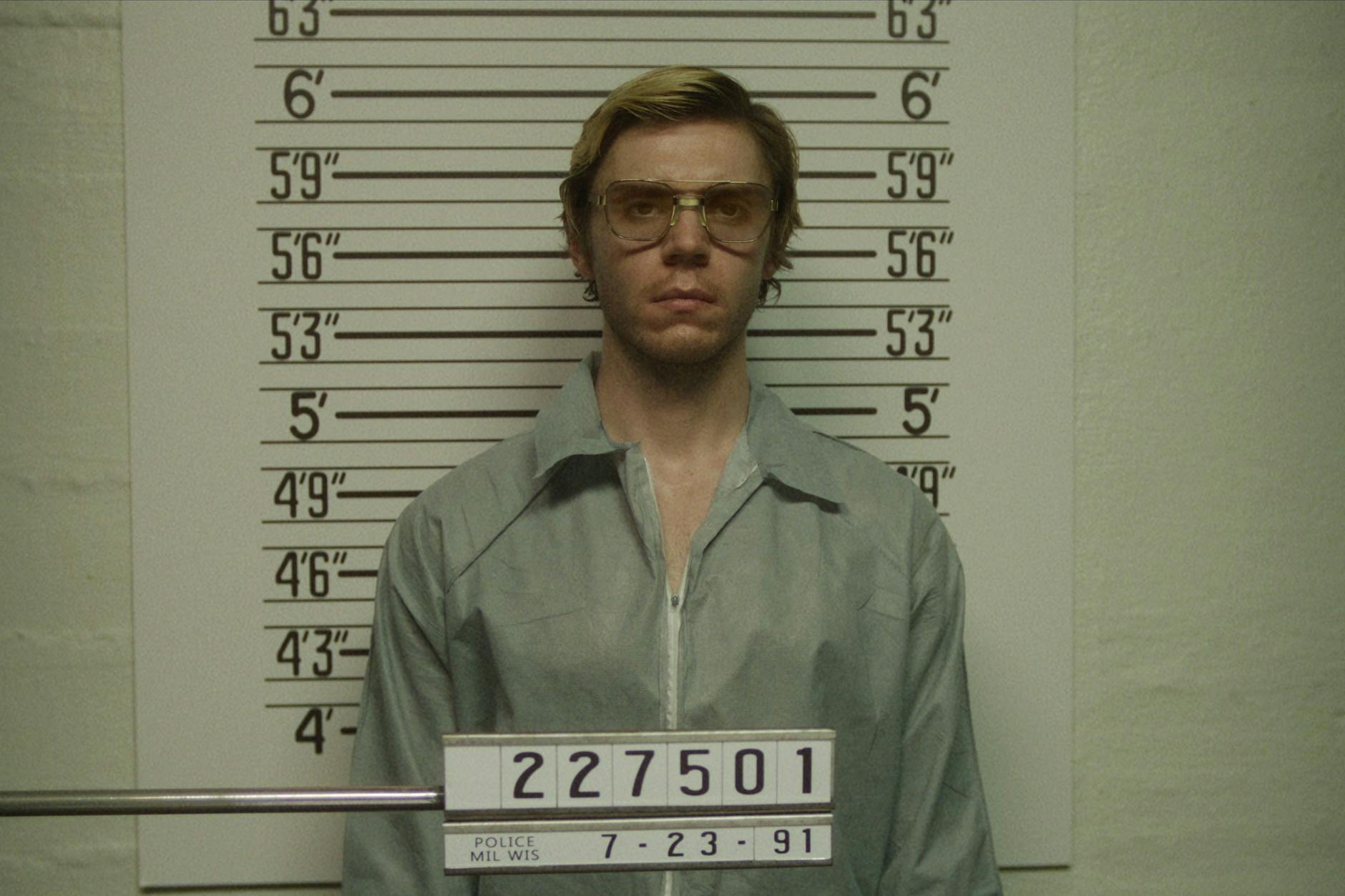Evan Peters als Jeffrey Dahmer in einer Szene aus „Dahmer – Monster: The Jeffrey Dahmer Story“.
