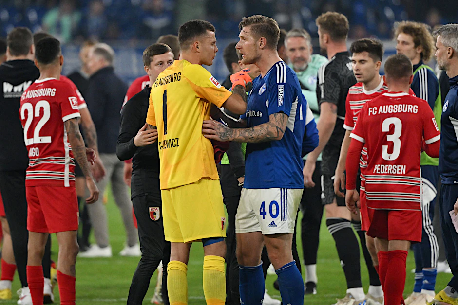 Zwei Ex-Unioner, zwei Meinungen: Augsburg-Keeper Rafal Gikiewicz und Schalke-Stürmer Sebastian Polter gerieten nach Abpfiff aneinander.&nbsp;