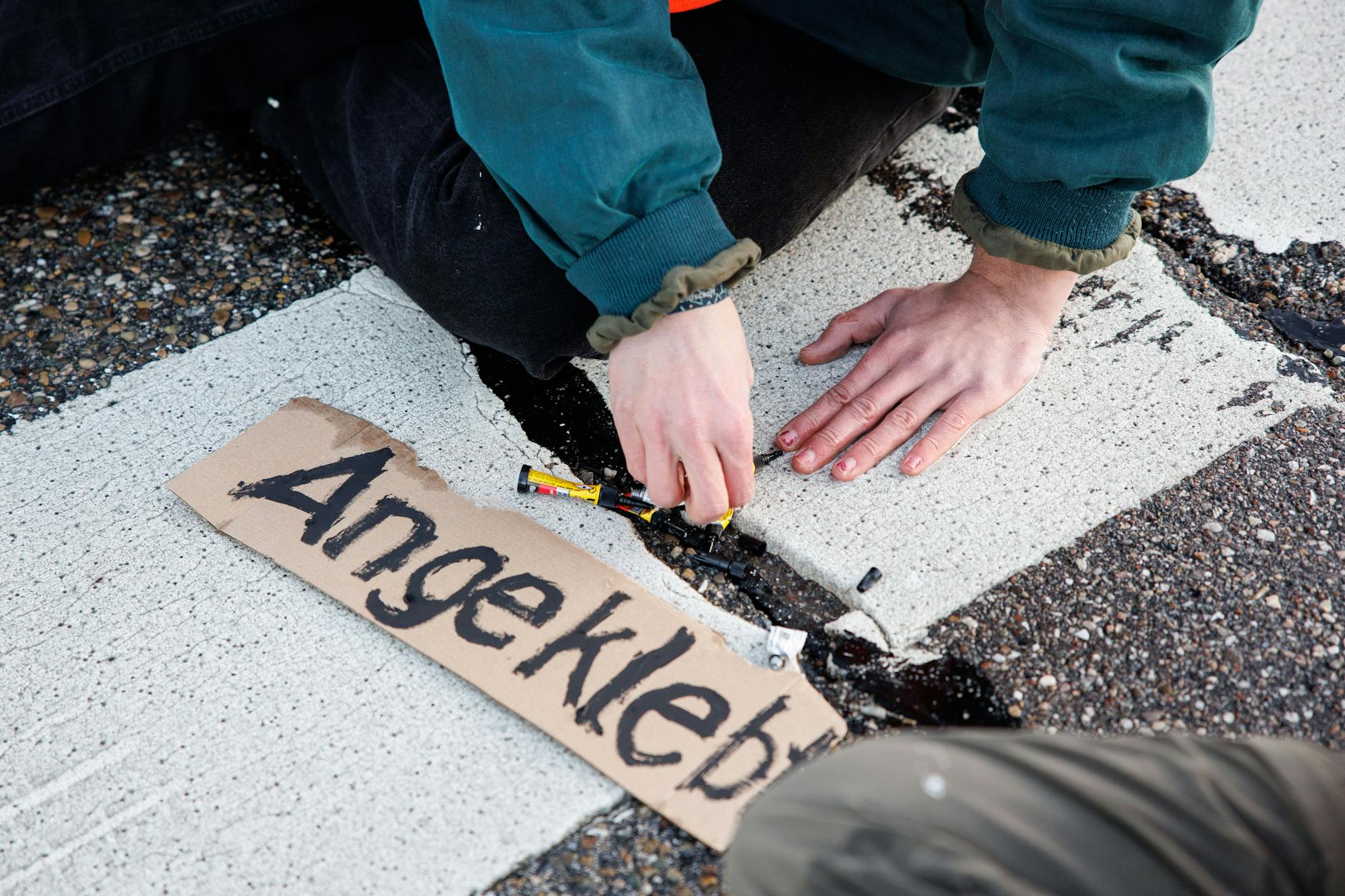 Ab Montag (10.10.) wird wieder geklebt: Autofahrer wird’s nicht freuen.