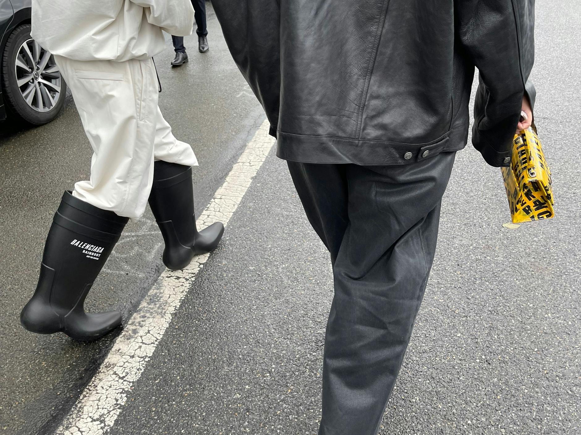 Auch Balenciaga macht wetterfeste Kleidung.