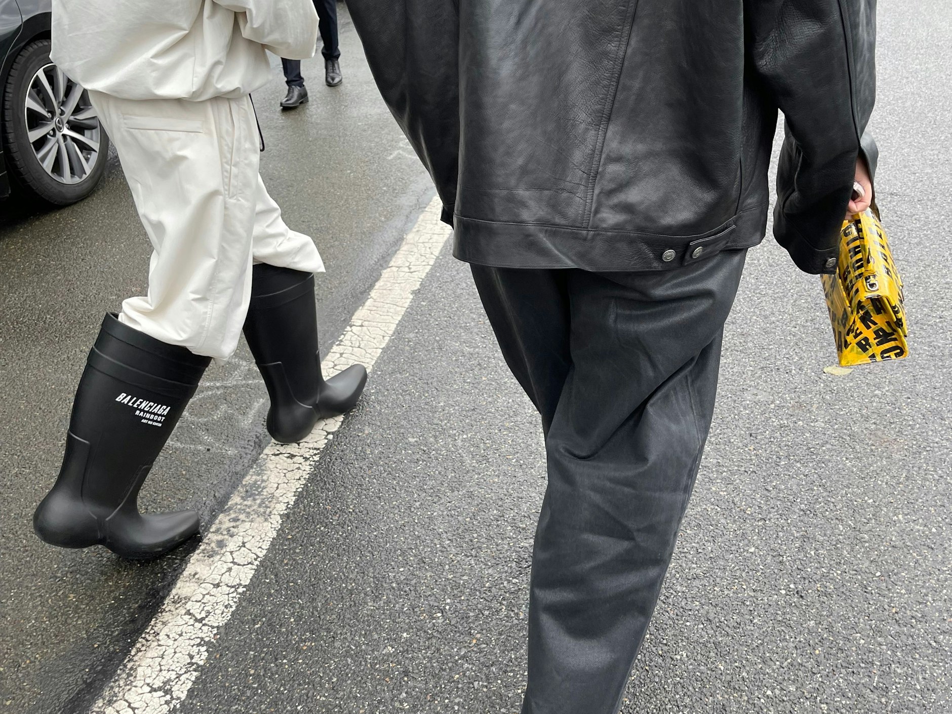 Auch Balenciaga macht wetterfeste Kleidung.