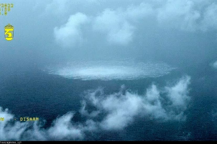 Die Aufnahme der schwedischen Küstenwache zeigt eines der Lecks an der Nord-Stream-Pipeline.