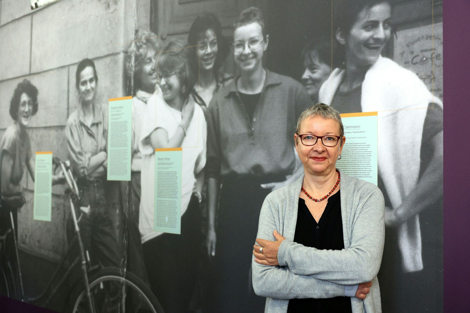 Jeanette Toussaint, Kuratorin der Ausstellung „Wir dachten, wir könnten die Welt aus den Angeln heben“