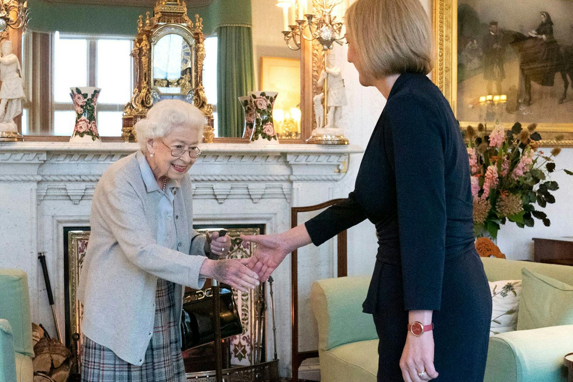 Liz Truss trifft auf Königin Elizabeth II. (Archiv)