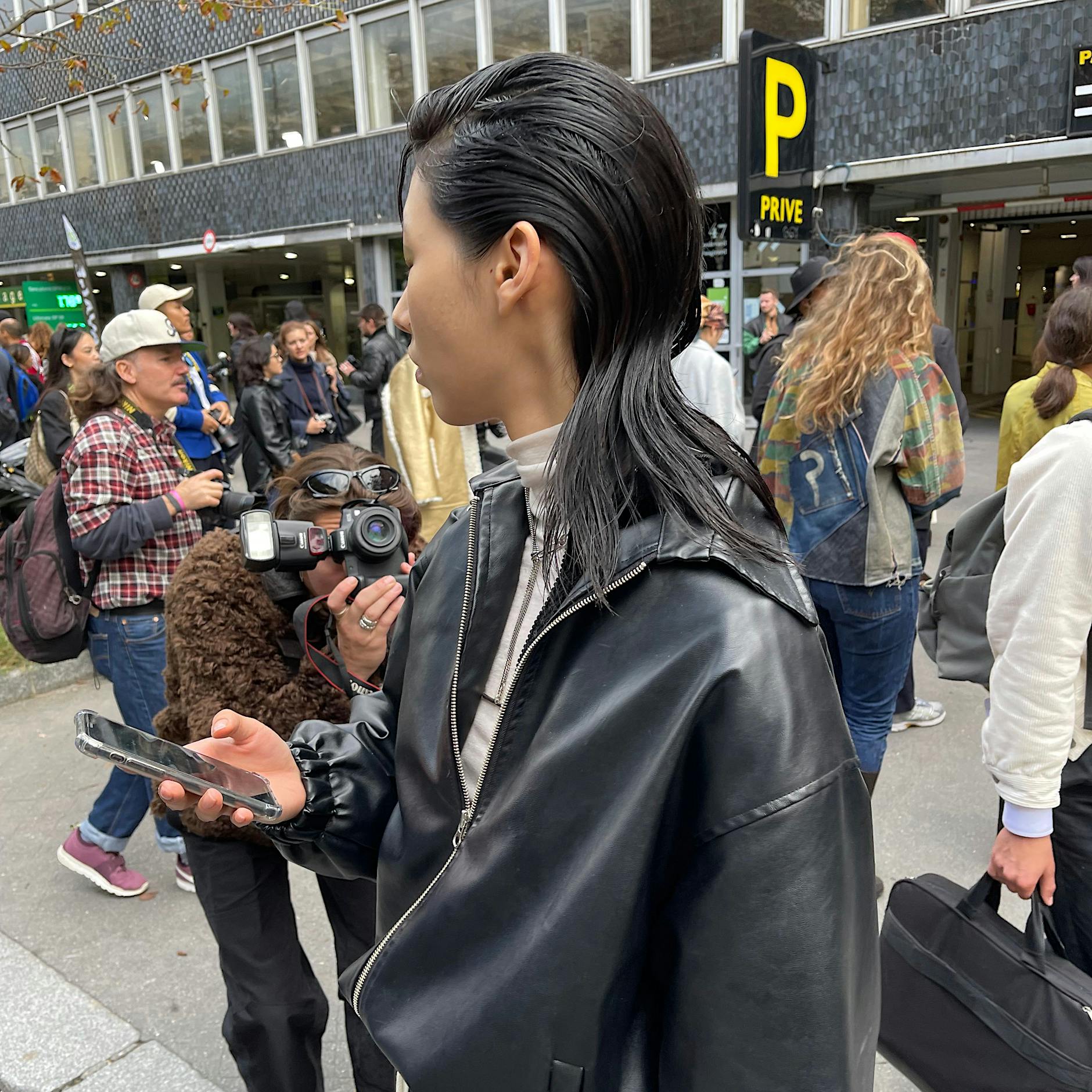 Paris Street Style 2022: Die besten Looks von der Pariser Fashion Week