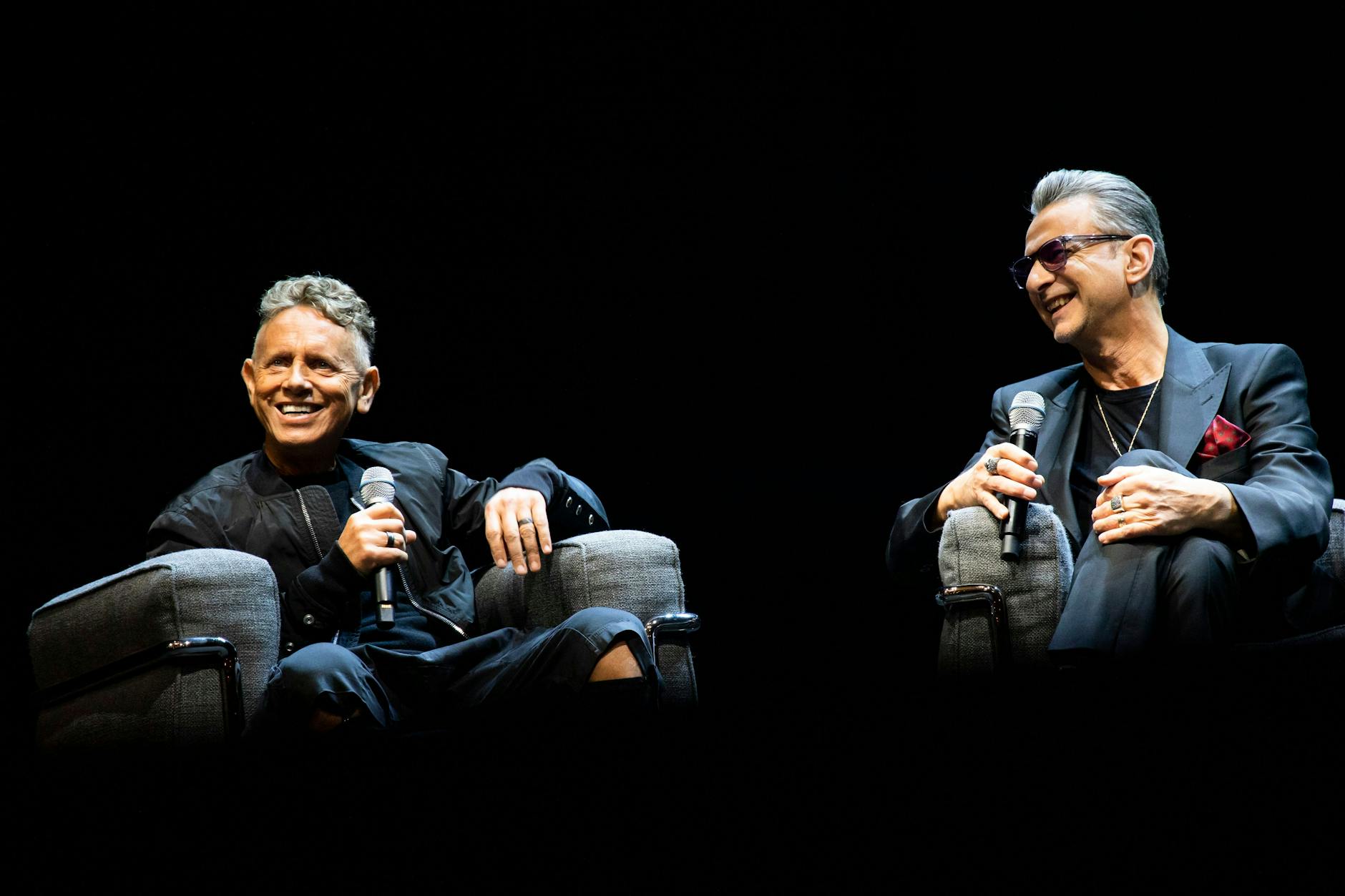 Depeche-Mode-Mitglieder Martin Gore (l.) und Dave Gahan bei der Pressekonferenz in Berlin