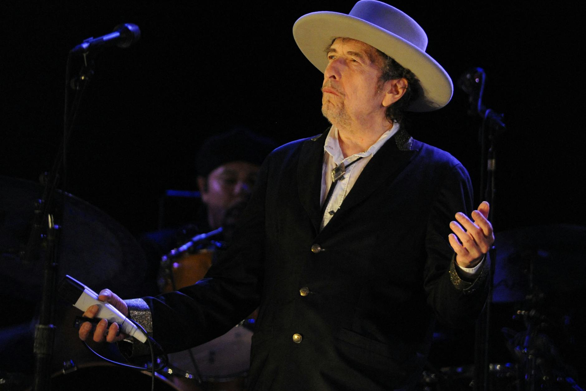 Bob Dylan. Der Hut wurde diesmal nicht gebraucht. Wegen eines Fotoverbots gibt es vom Berliner Konzert keine Bilder.