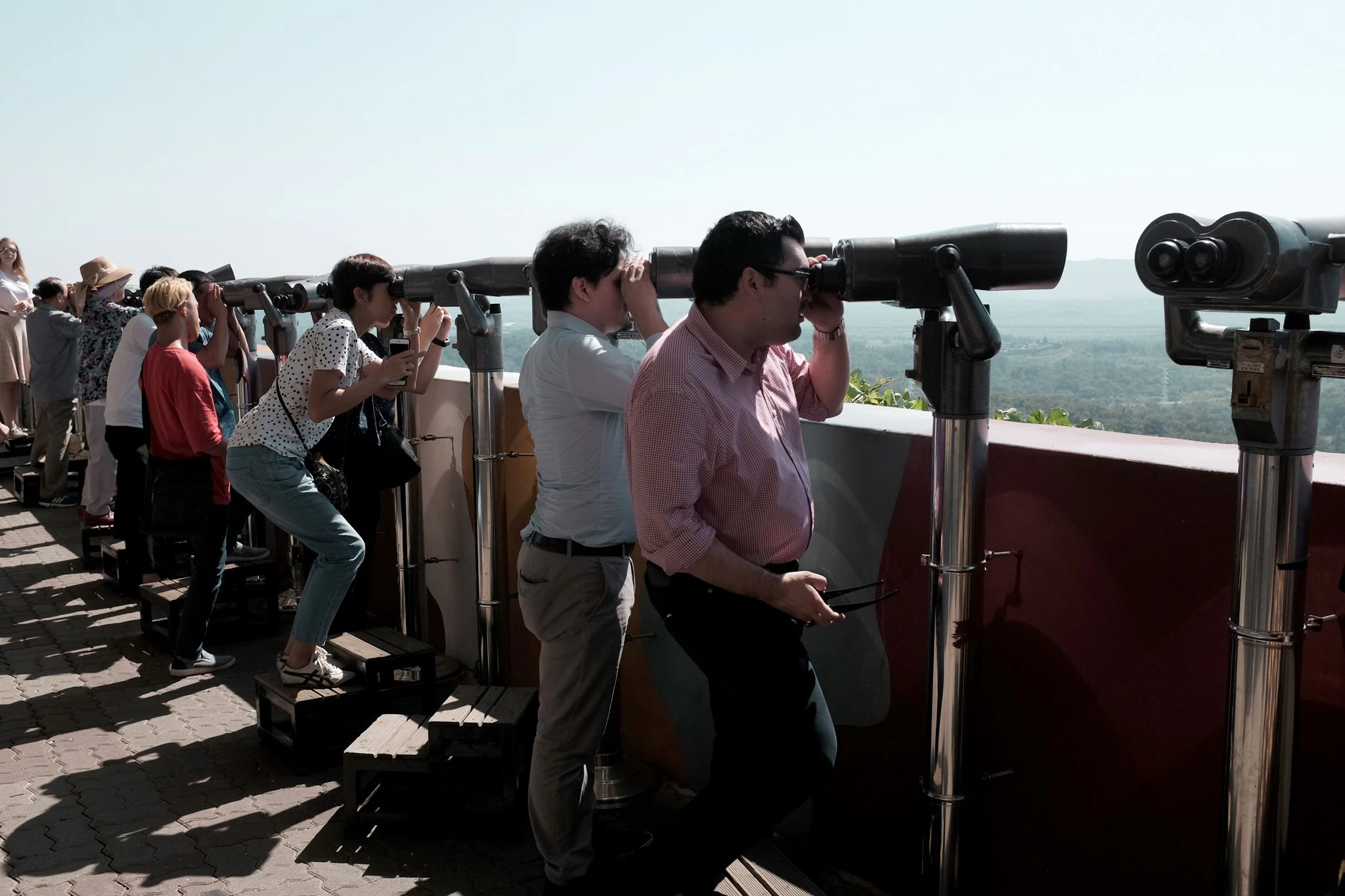 Touristen besuchen die demilitarisierte Zone (DMZ) in Korea.&nbsp;