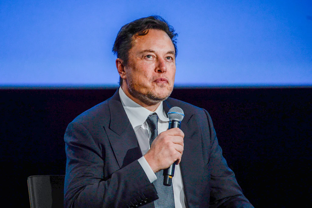 Twitter-Video: Ukrainischer Soldat wendet sich direkt an Elon Musk