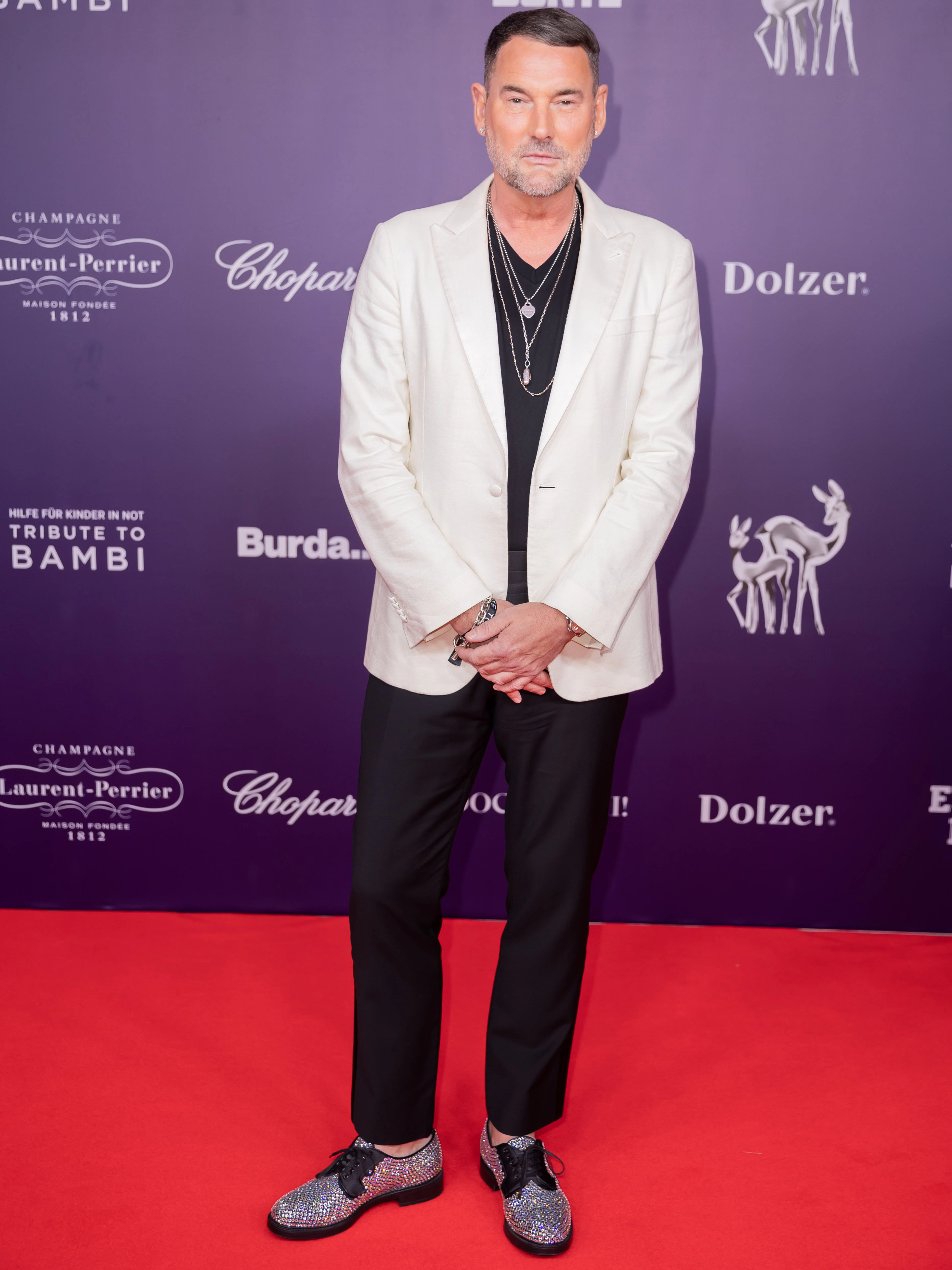 Zur Gala in Berlin kam Michael Michalsky im Anzug und in Glitzerschuhen nicht im warmen Pullover.&nbsp;
