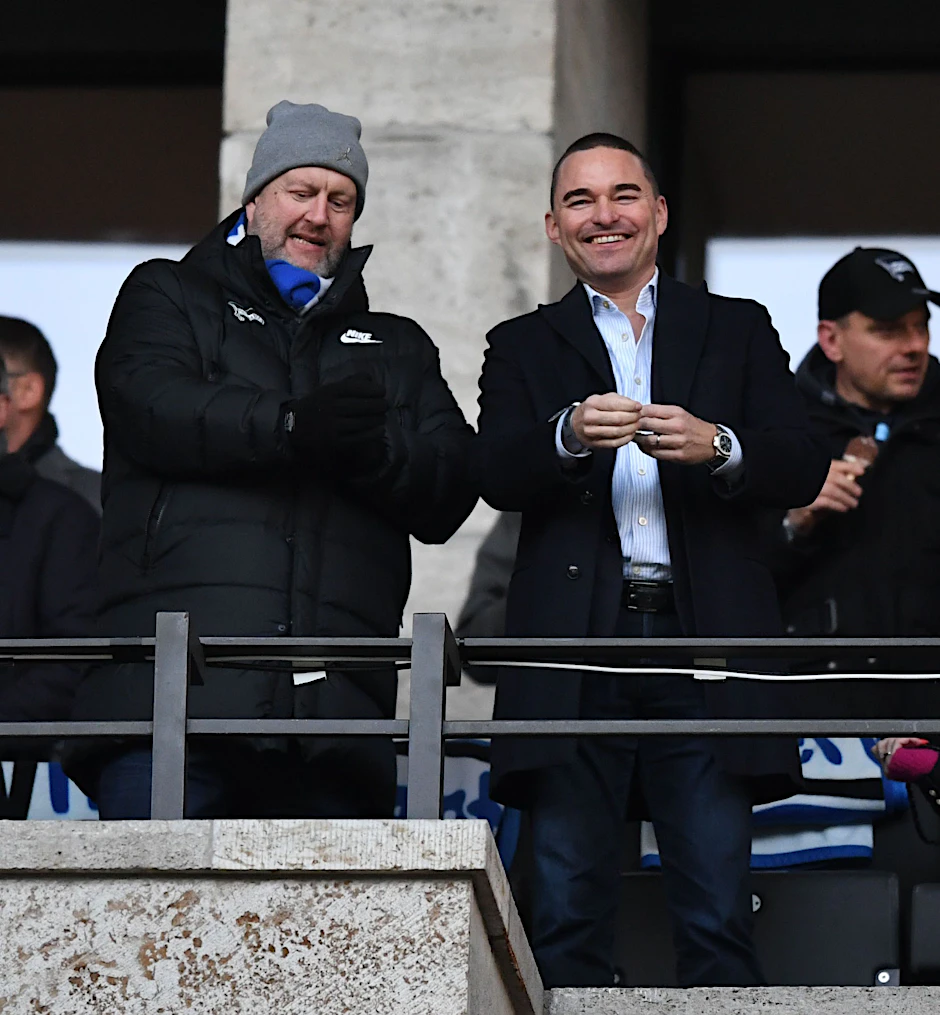Foto aus fröhlicheren Tagen: Herthas früherer Finanzchef Ingo Schiller (l.) mit Investor Lars Windhorst im Olympiastadion.