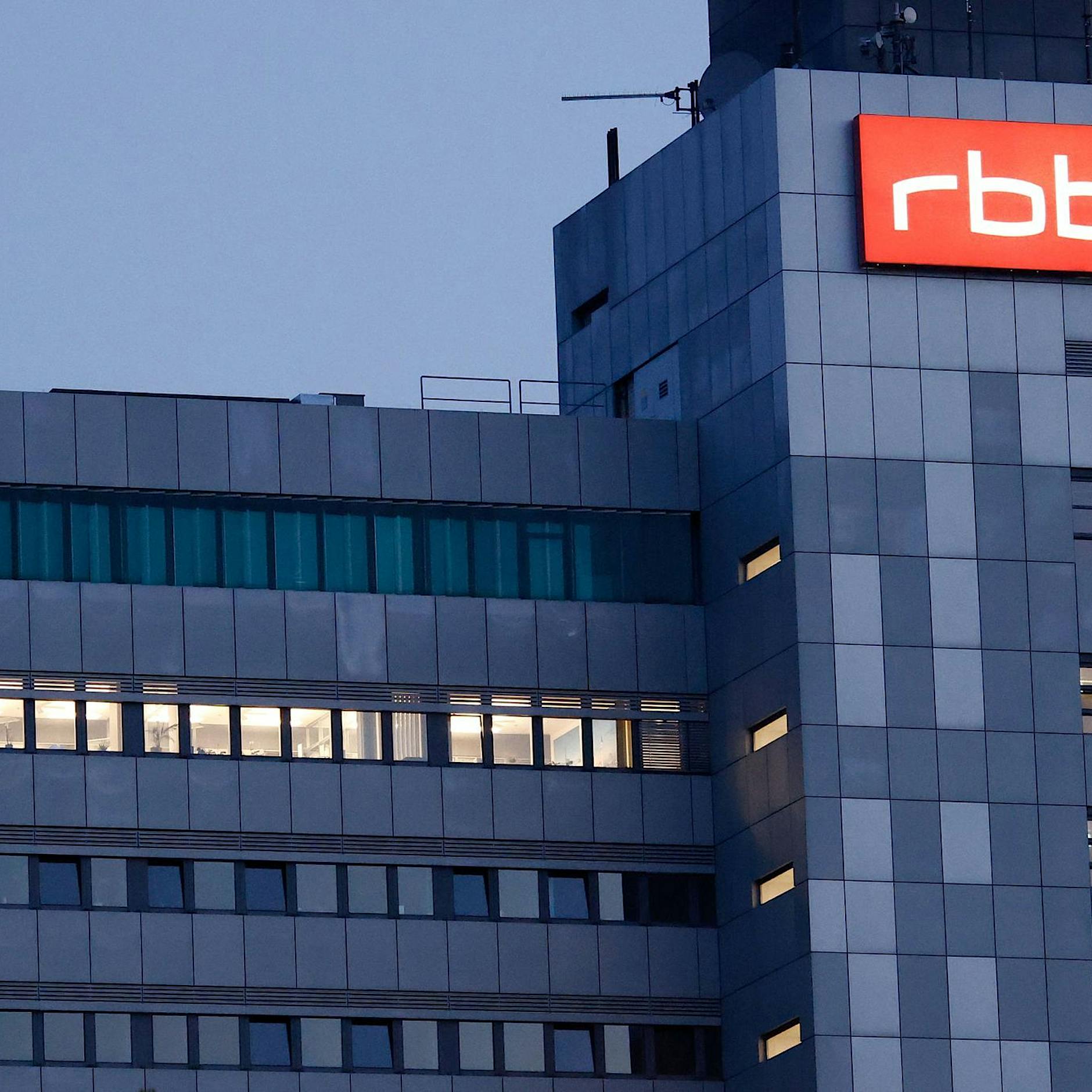 RBB: Zwei Leitungsmitglieder sollen Amt ruhen lassen