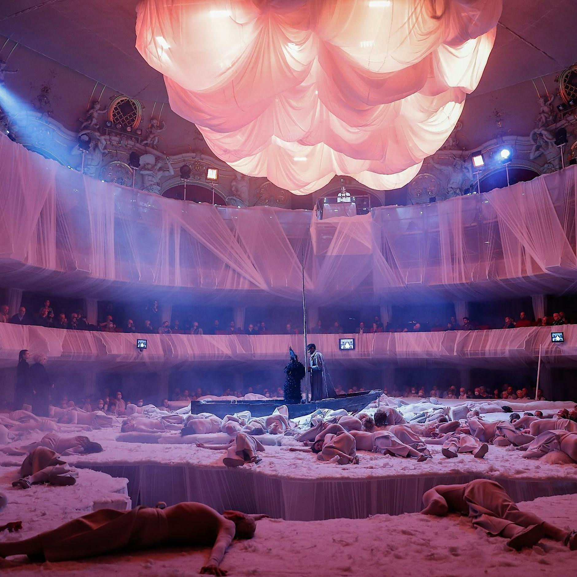 Opernhaus als Eiswüste: Nonos „Intolleranza 1960“ in Berlin