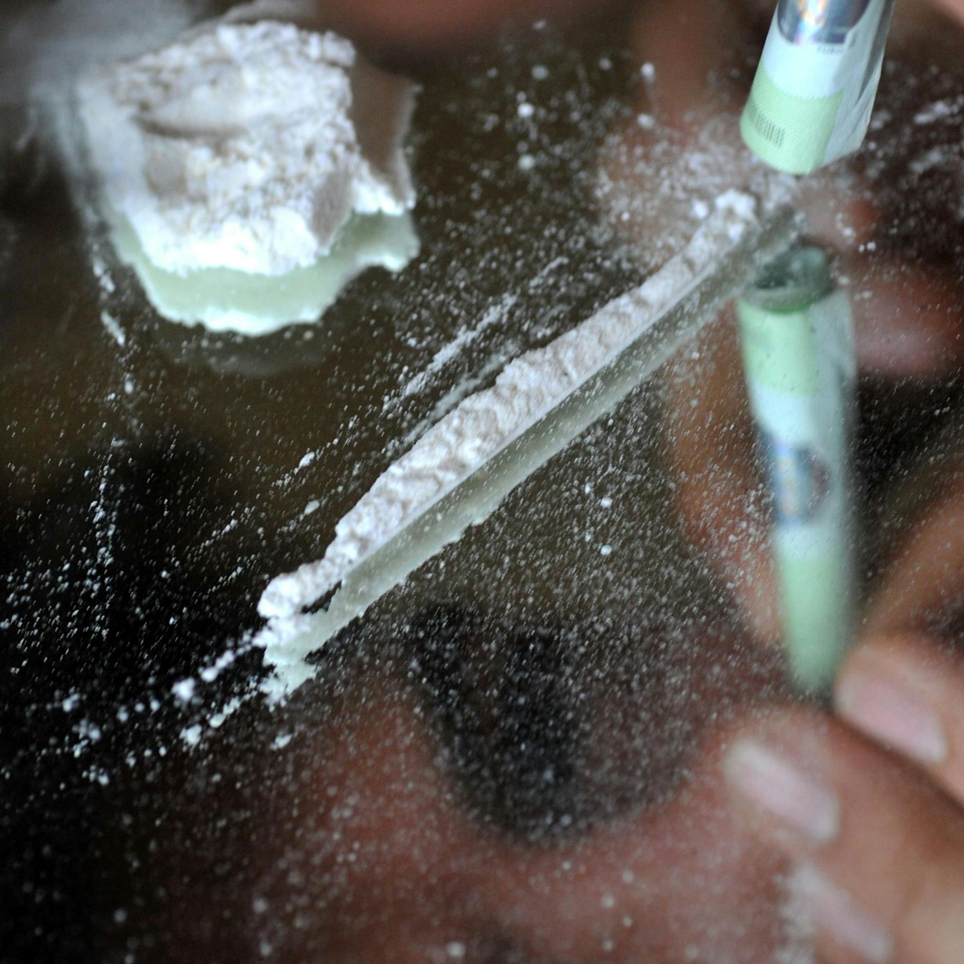 Berliner Polizisten nehmen eigenen Kollegen in Zivil beim Drogenkauf im Dienst fest