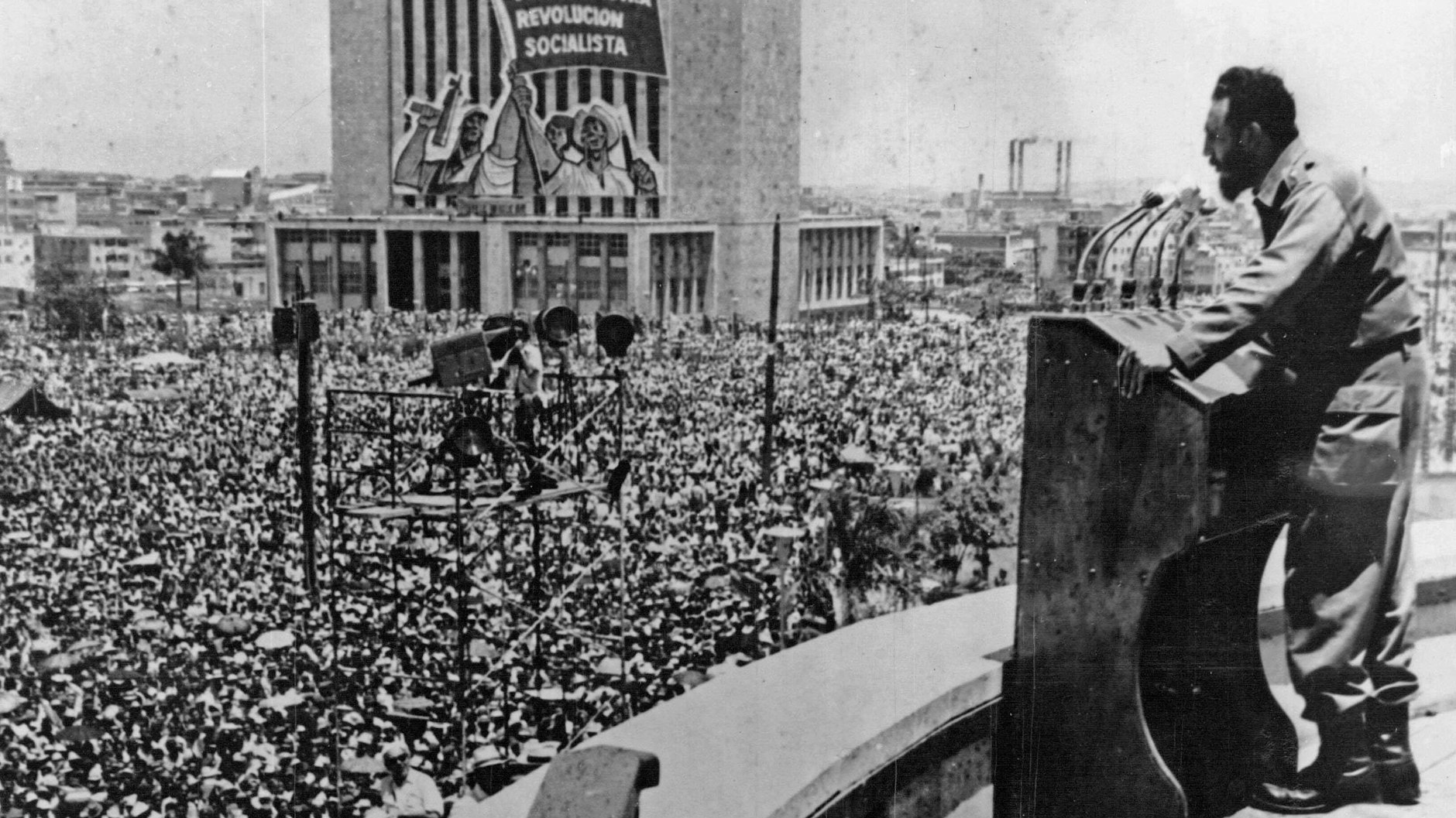 Im Mai 1962 spricht Fidel Castro in Havanna zu den Massen.