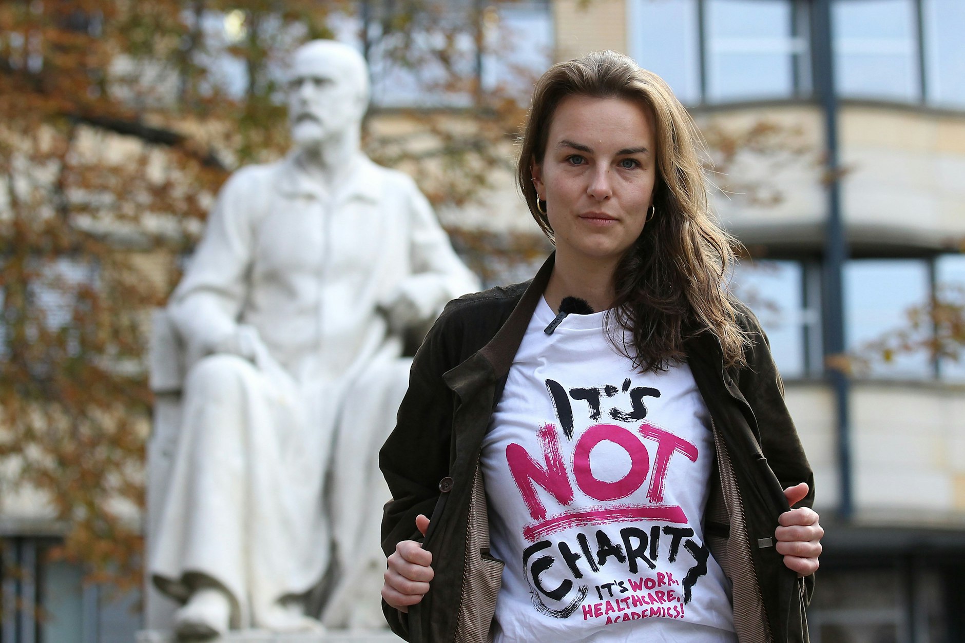 Die 30-jährige Jana Reichardt ist Ärztin in Weiterbildung an der Charité und hat mit Kollegen den Warnstreik am Mittwoch organisiert.