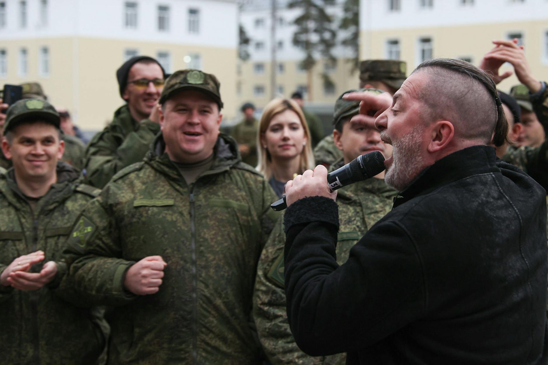 Sänger Wadim Rudolfowitsch Samoilow von der russischen Rockband Agatha Christie.
