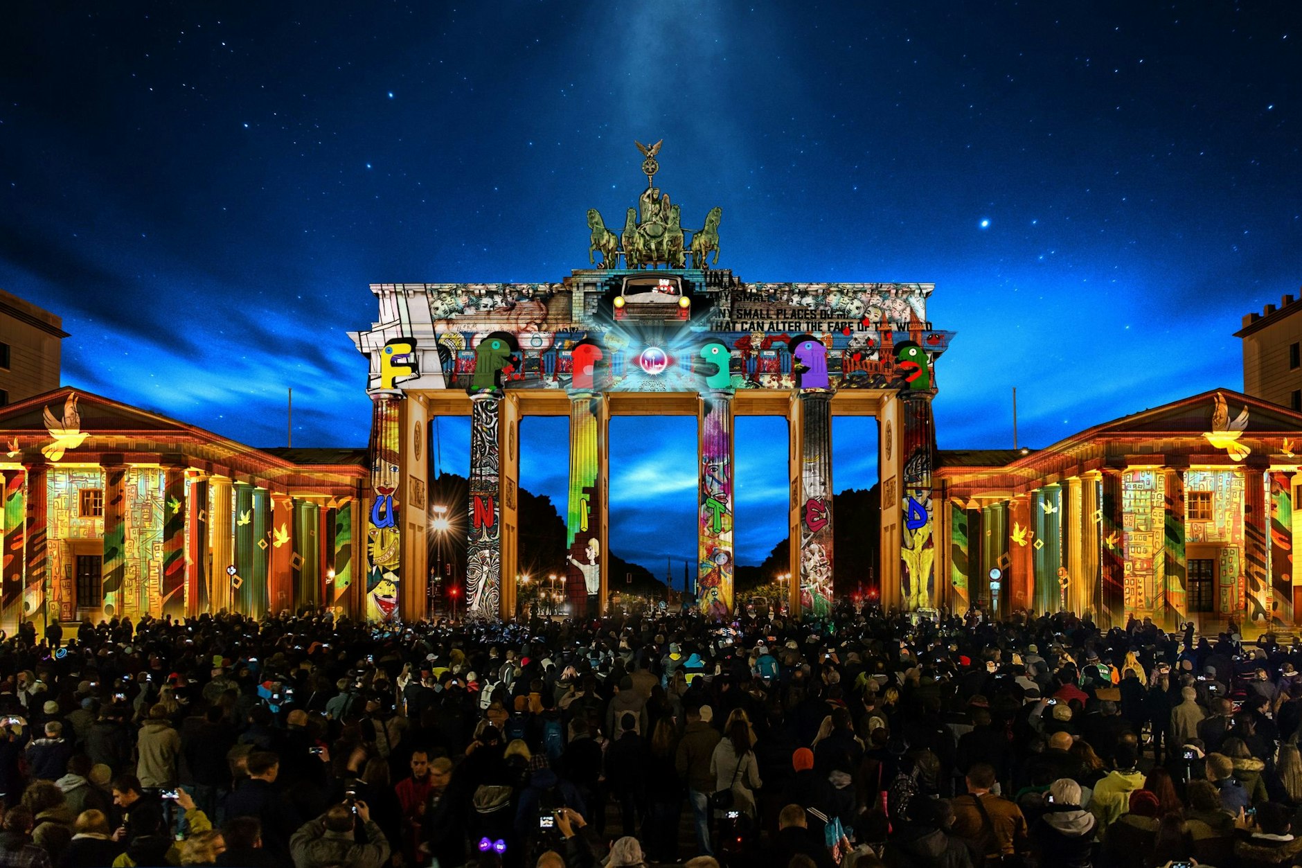 Das angestrahlte Brandenburger Tor beim Festival of Lights 2019