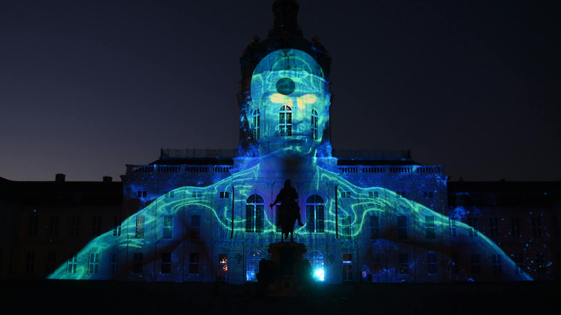 Das illuminierte Schloss Charlottenburg 2021.