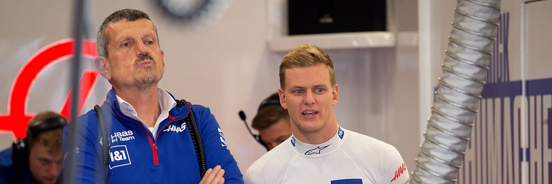 Haas-Teamchef Günther Steiner schaut weiter kritisch auf die Leistungen von Mick Schumacher. Der Deutsche hat noch immer kein Formel-1-Cockpit in der neuen Saison.