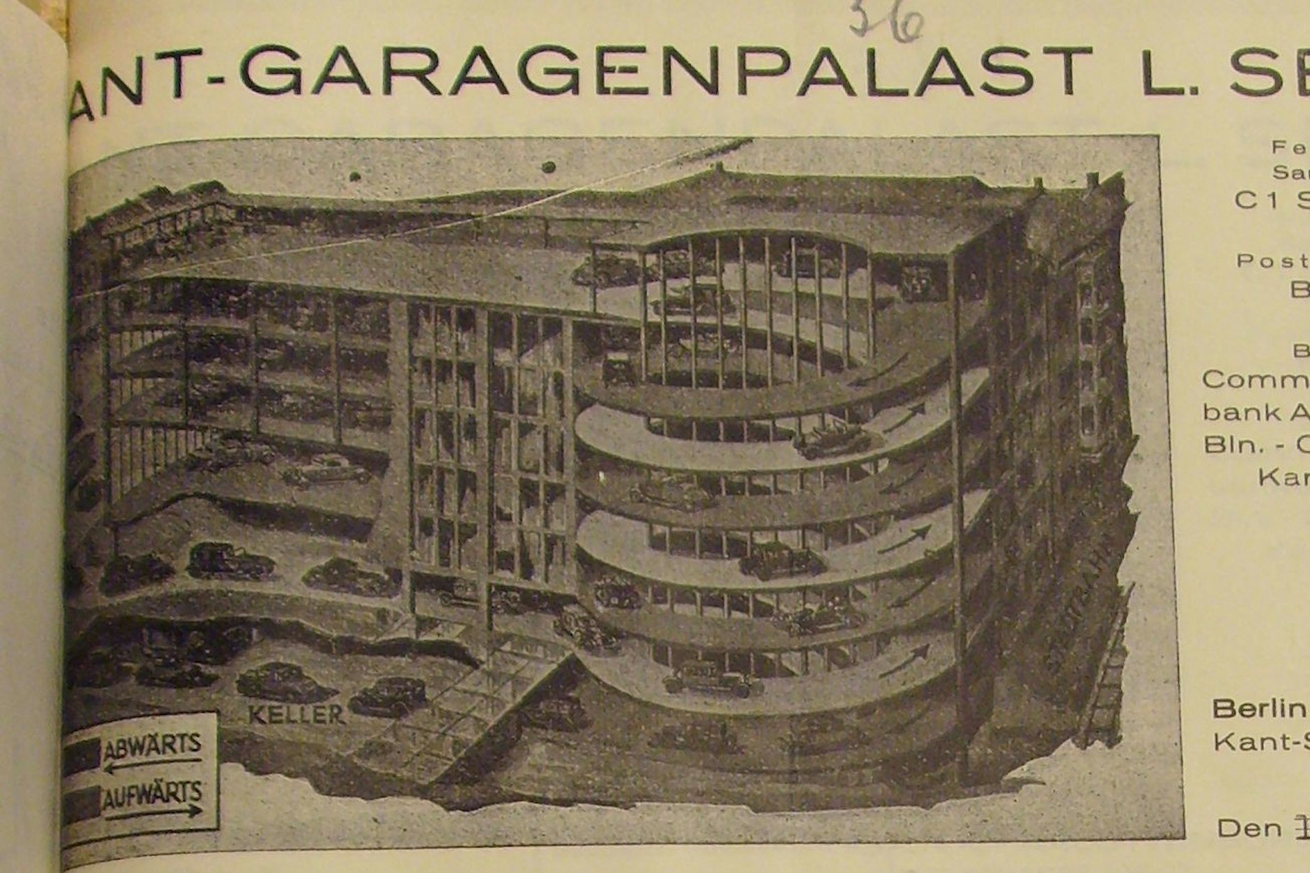 Die Garage auf einem Briefkopf von 1934: Das mehrgeschossige Gebäude wurde im Stil der <a href="https://de.wikipedia.org/wiki/Neue_Sachlichkeit_(Architektur)">Neuen Sachlichkeit</a>&nbsp;errichtet. Den <a href="https://de.wikipedia.org/wiki/Zweiter_Weltkrieg">Zweiten Weltkrieg</a> überstand es mit nur geringfügigen Schäden.