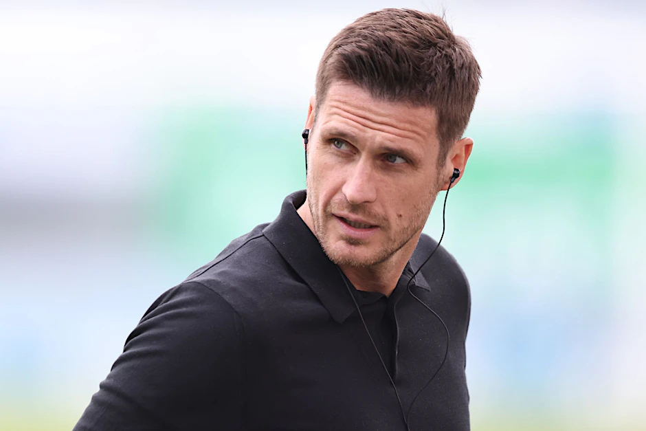 ARCHIV - BVB-Sportchef Sebastian Kehl ist unzufrieden.   - Nutzung nur nach schriftlicher Vereinbarung mit der dpa