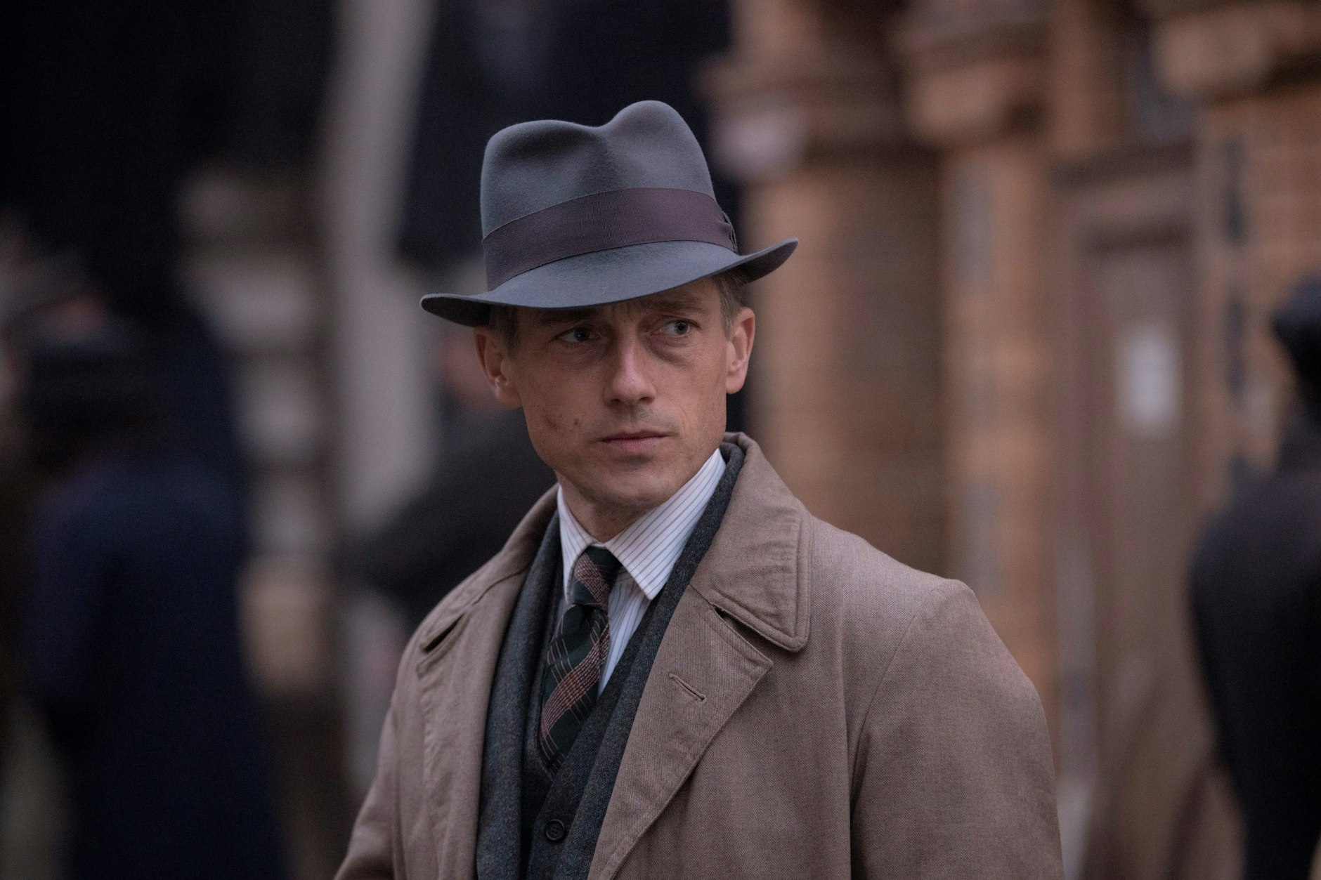 Der medial vorbelastete Schauspieler Volker Bruch als Gereon Rath.