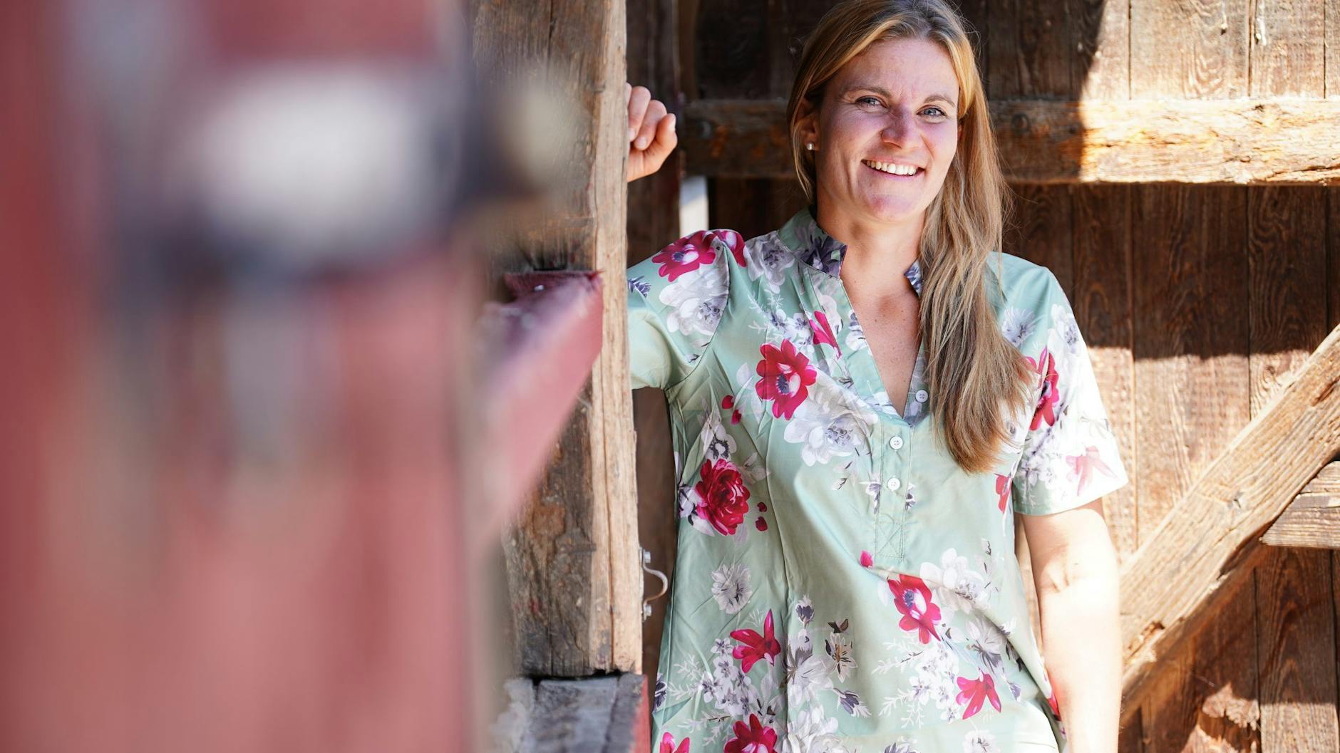 Loretta (32), Pferdewirtschaftsmeisterin mit Schwerpunkt Landschaftspflege, konnte nicht zum Scheunenfest bei "Bauer sucht Frau" anreisen.