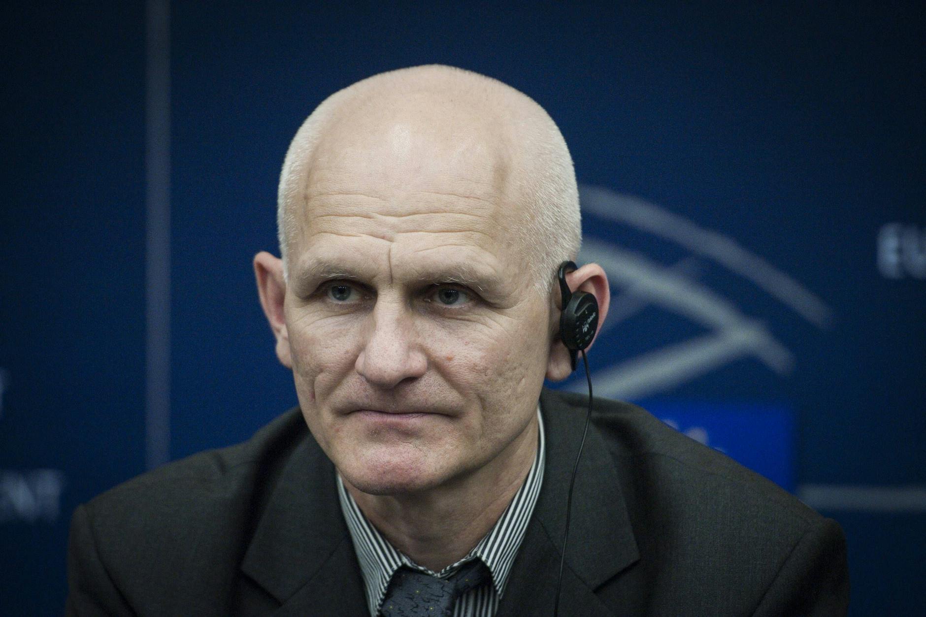 Ales Bjaljazki erhält den Friedensnobelpreis gemeinsam mit zwei Menschenrechtsorganisationen.