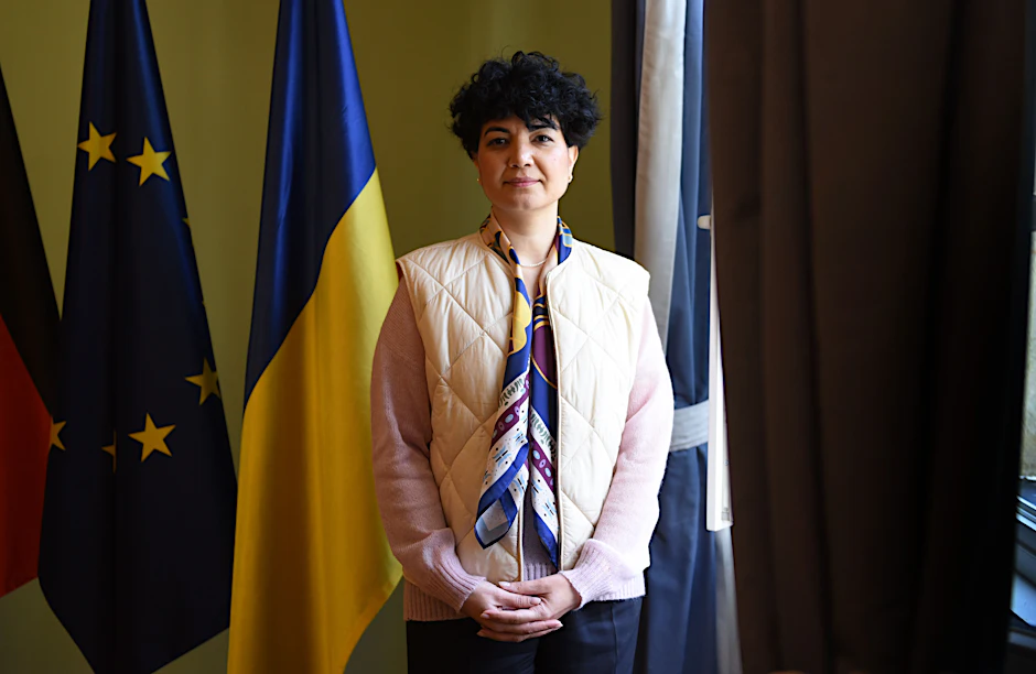 6. Oktober 2022: Selenskyjs Vertreterin zu Besuch in Berlin. Tamila Tascheva ist Ständige Vertreterin des Präsidenten der Ukraine für die Krim. Zu Besuch in der ukrainischen Botschaft spricht sie über Menschenrechte und Mobilmachung auf der Halbinsel.