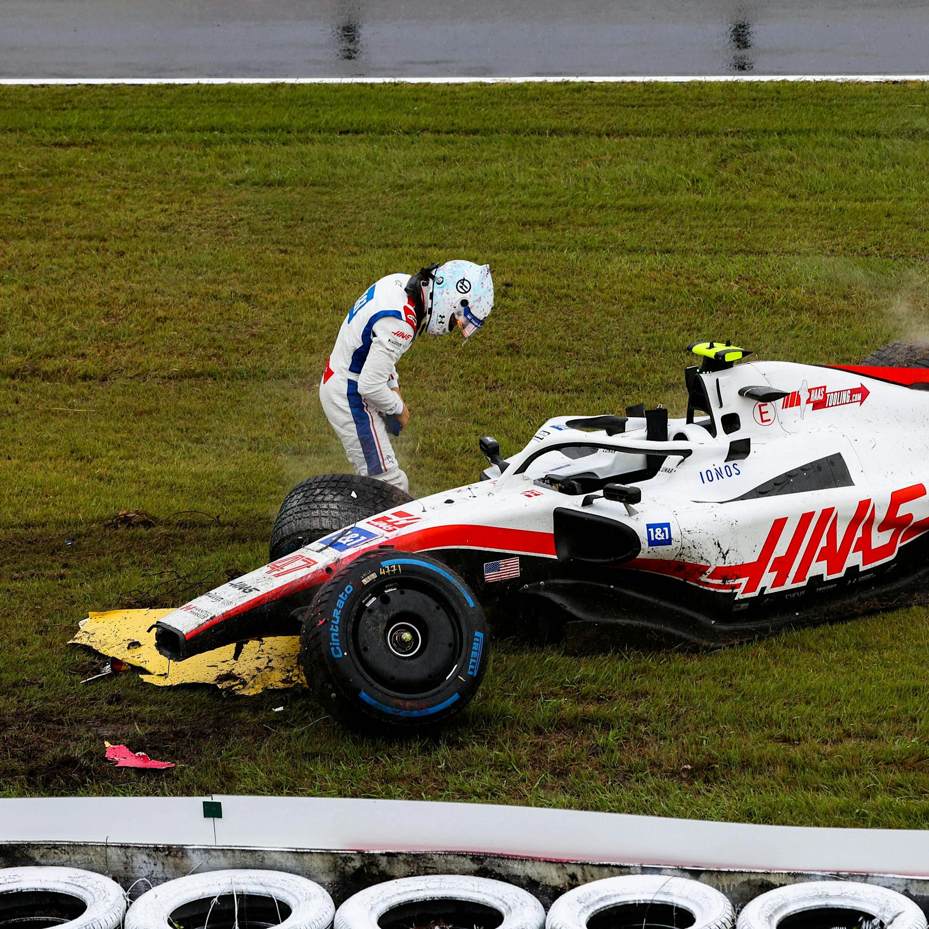 Trainingsunfall! Crasht sich Mick Schumacher so um einen neuen Vertrag beim Haas-Rennstall?
