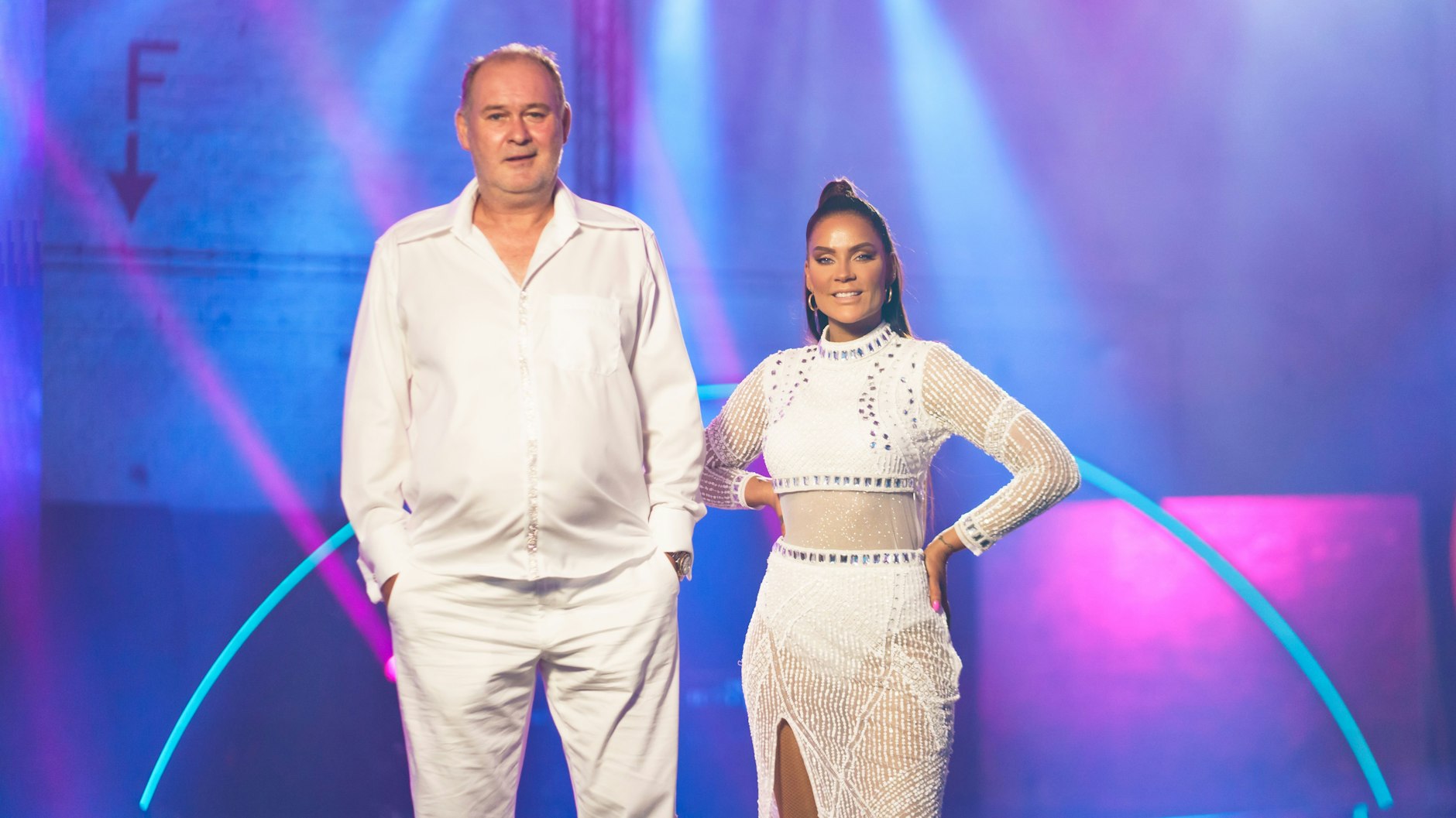 „Bares für Rares“-Händler Waldi Lehnertz tritt mit „Promi Big Brother“-Siegerin Janine Pink bei „Skate Fever“ an.