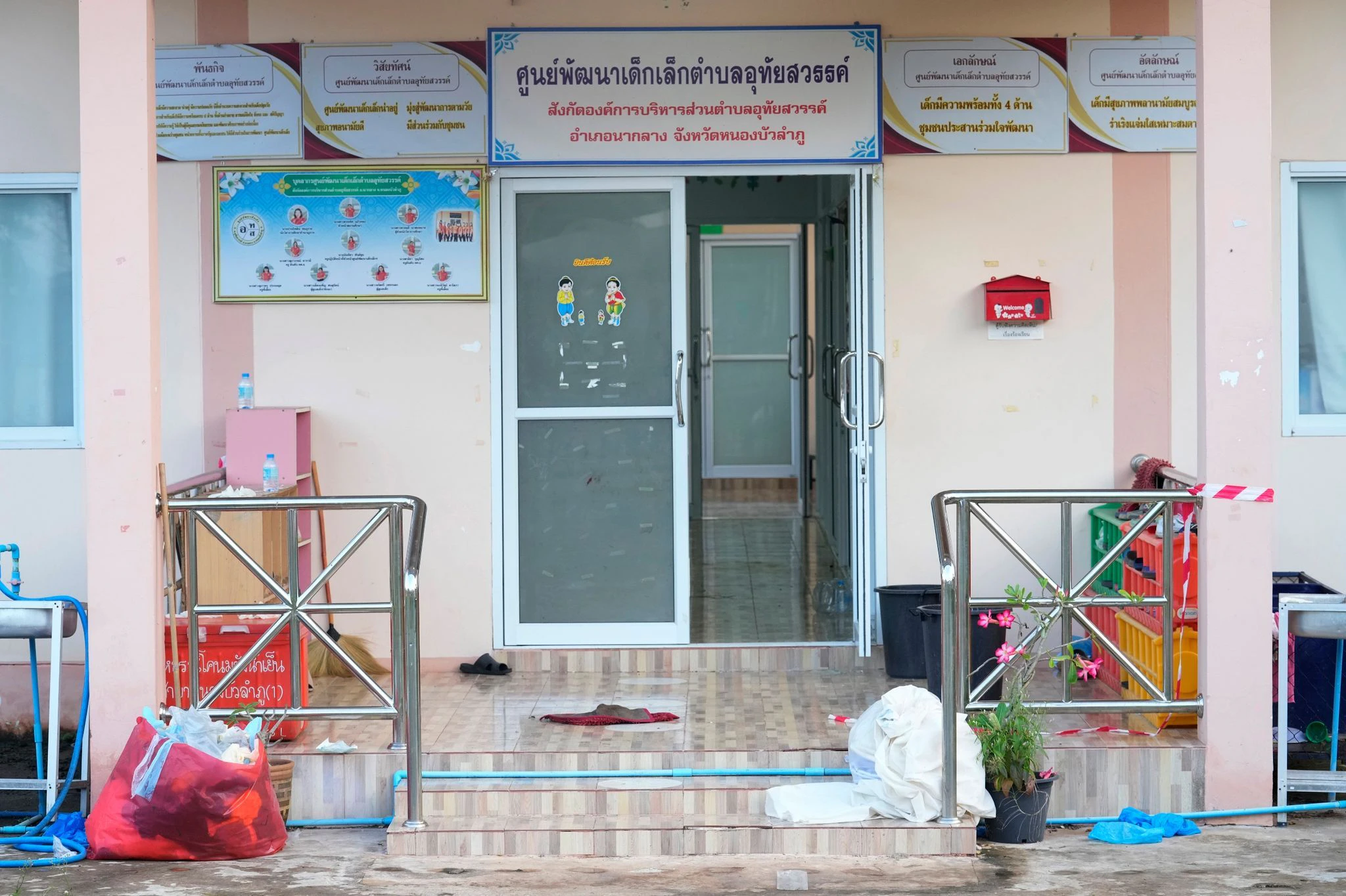 Die Kindertagesstätte in der Stadt Nongbua Lamphu im Nordosten Thailands einen Tag nach dem Angriff.  